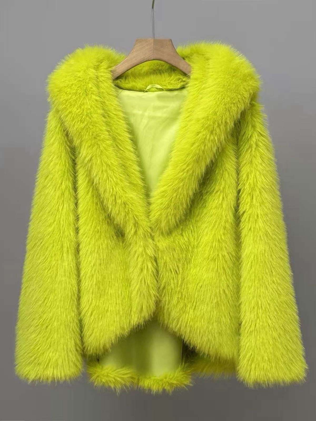 1930s Faux Fur Hooded Lapel Solid Coat - Image 2