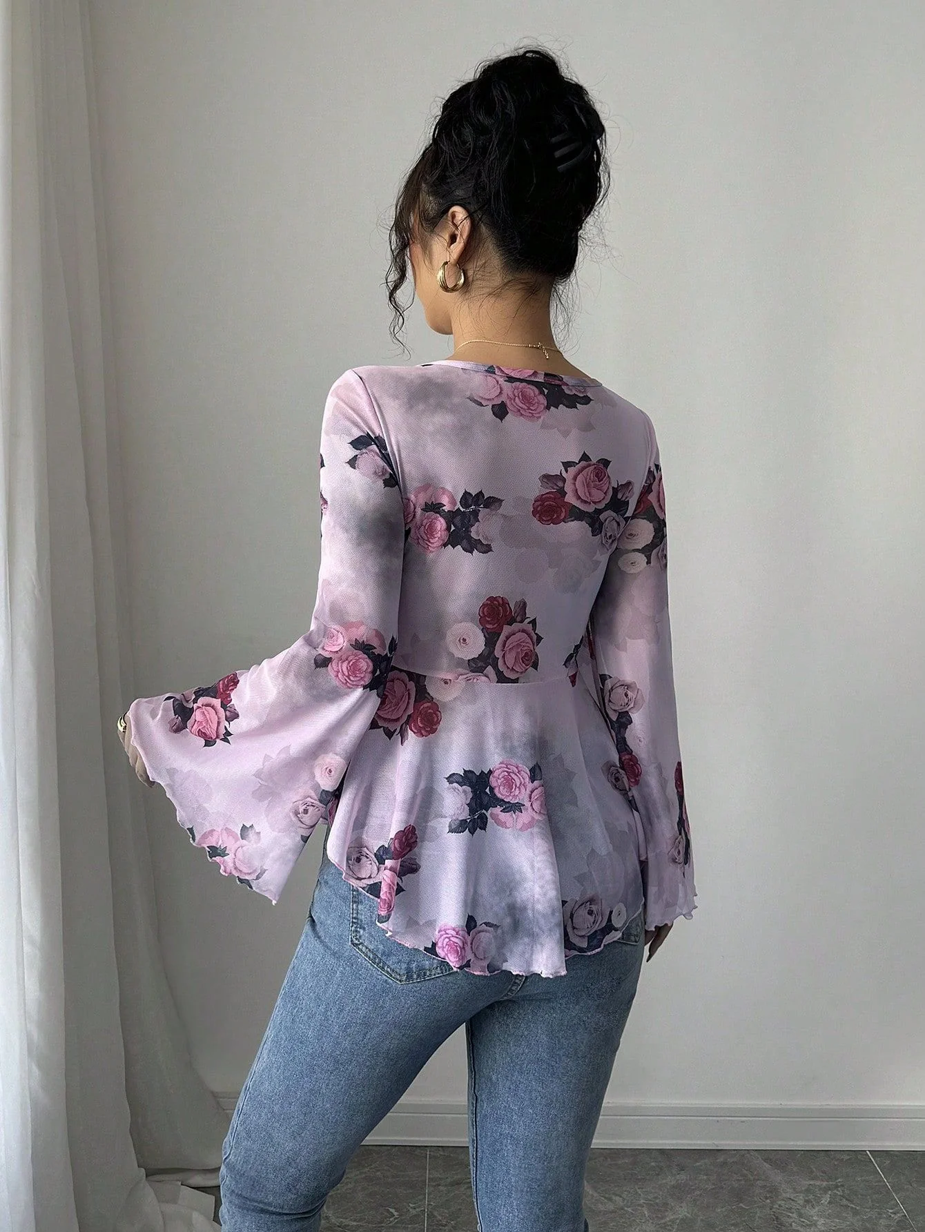 1930s Floral V-Neck Flare Chiffon Blouse - Image 3