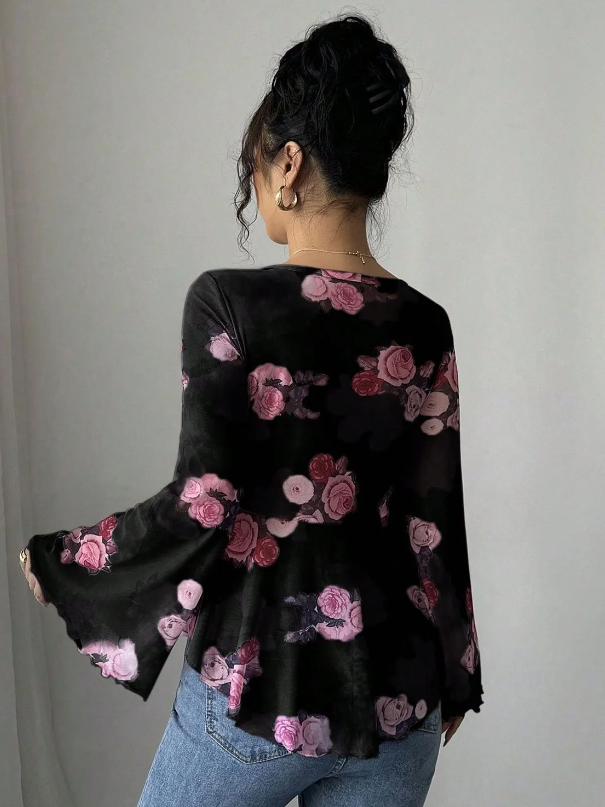 1930s Floral V-Neck Flare Chiffon Blouse - Image 7