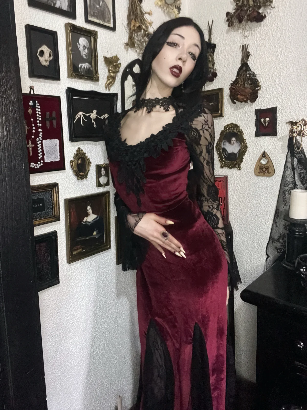 1930s Lace Long Sleeve Fishtail Dress - Image 2