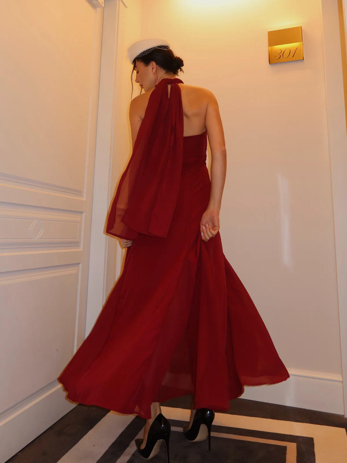 1930s Solid Chiffon Criss Cross Strapless Convertible Dress - Image 3