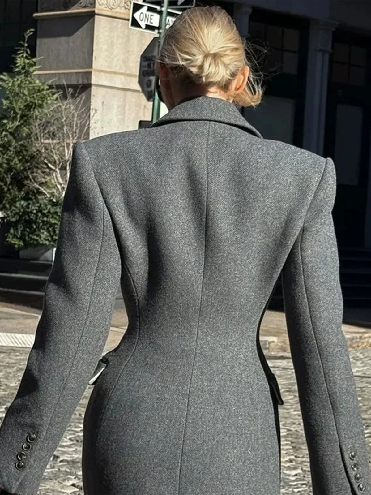 1930s Solid Lapel Button Wool Coat - Image 8