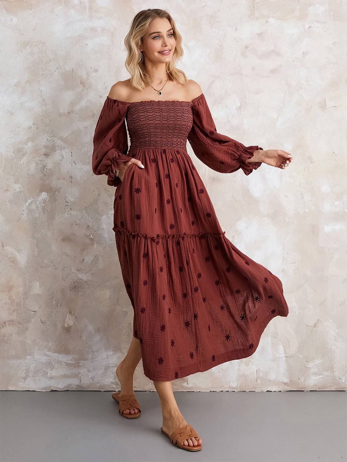 1940s Embroidered Floral Lantern Sleeve Dress - Image 2