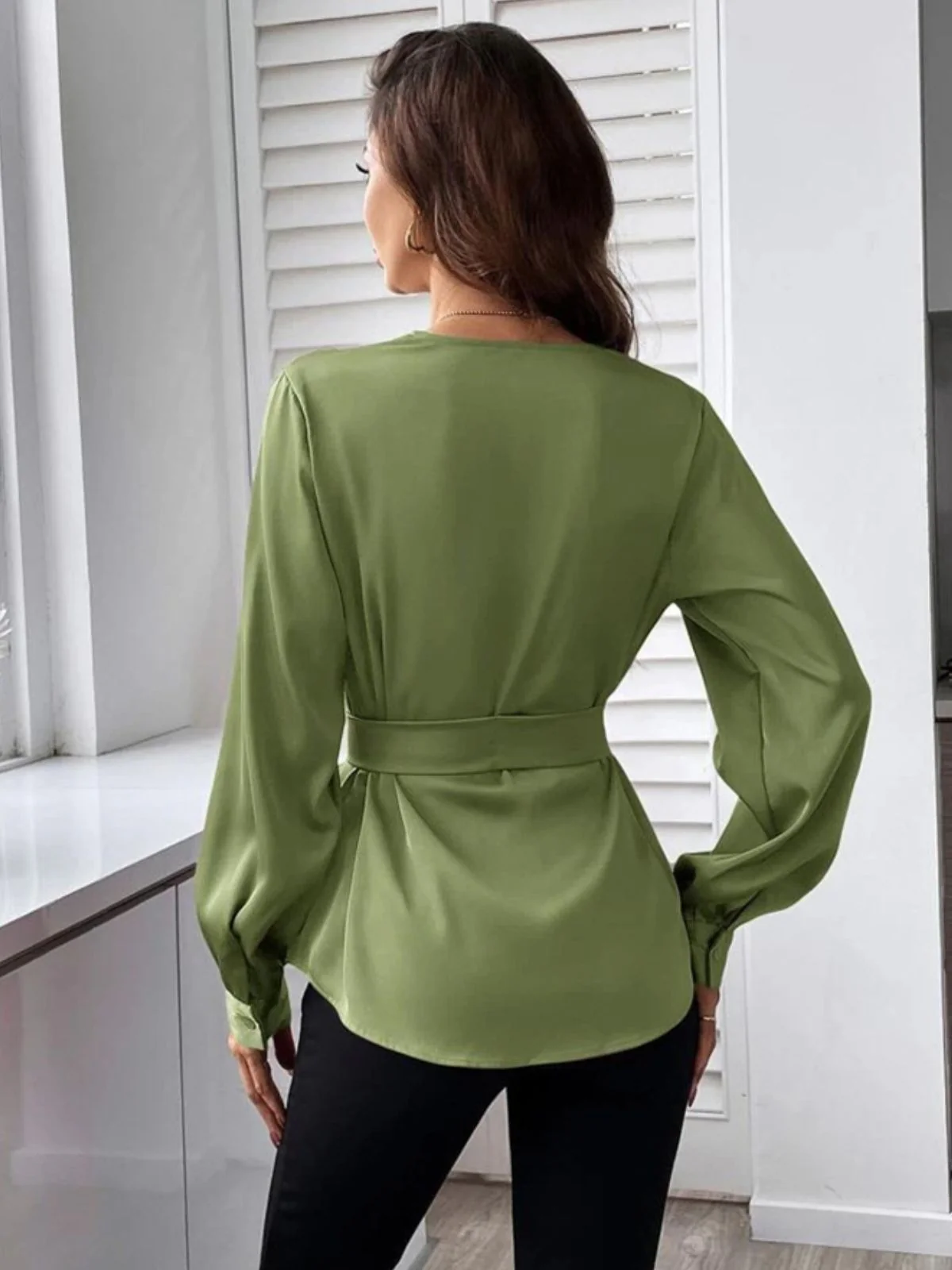 1940s Solid Surplice V-Neck Silky Blouse - Image 12