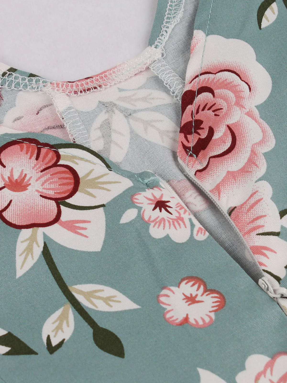 1950s Floral Flare Sleeve Swing Dress - Image 6