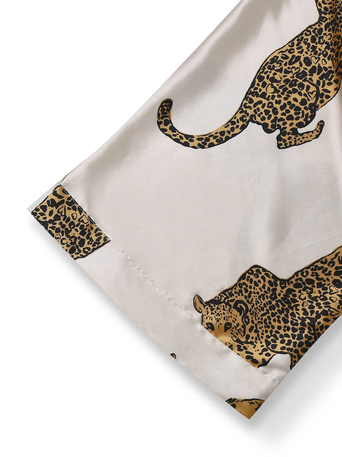 1950s Leopard Print Satin Robe with Belt - Image 4
