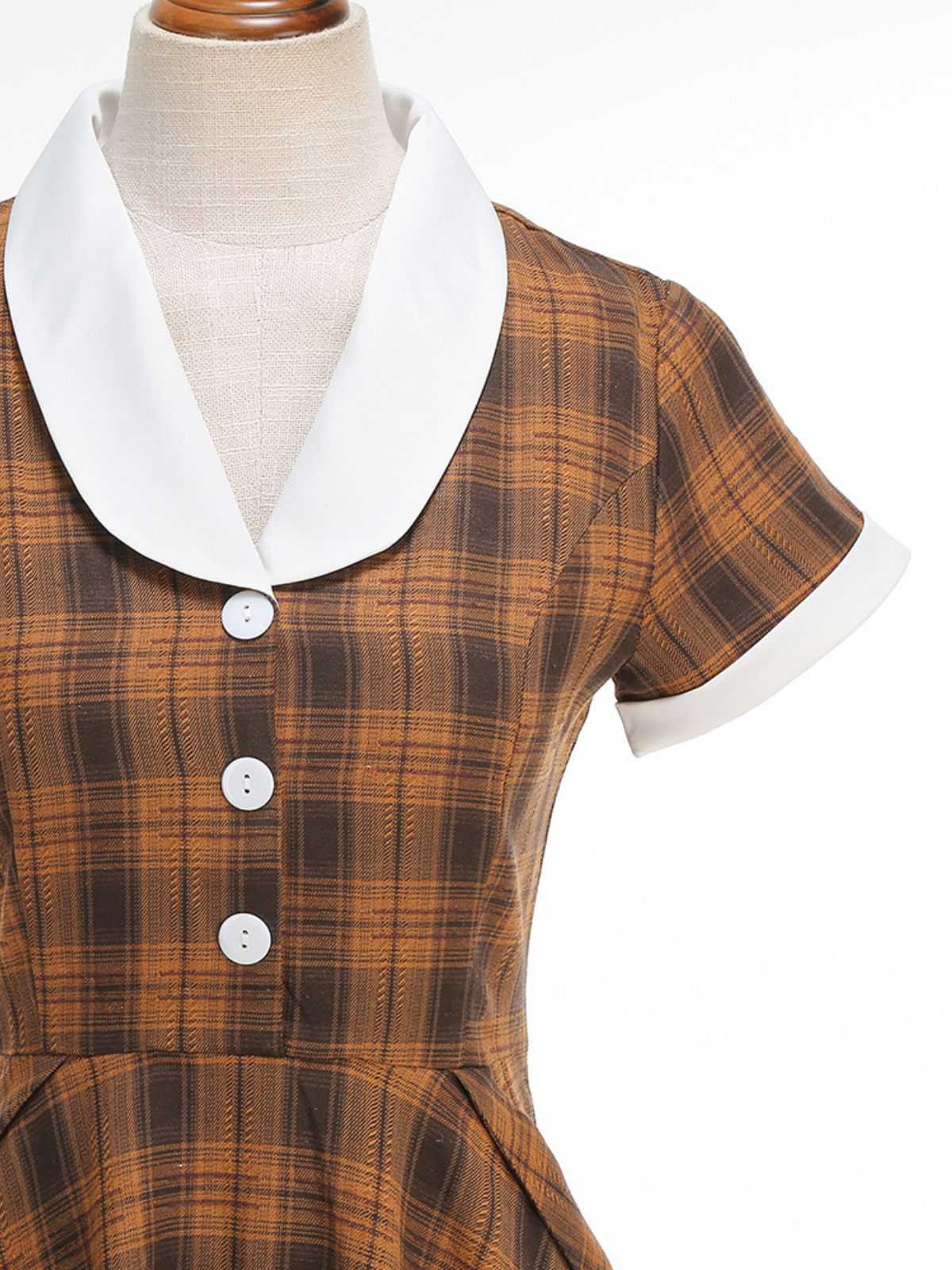 1950s Peter Pan Collar Plaid Swing Dress - Image 9