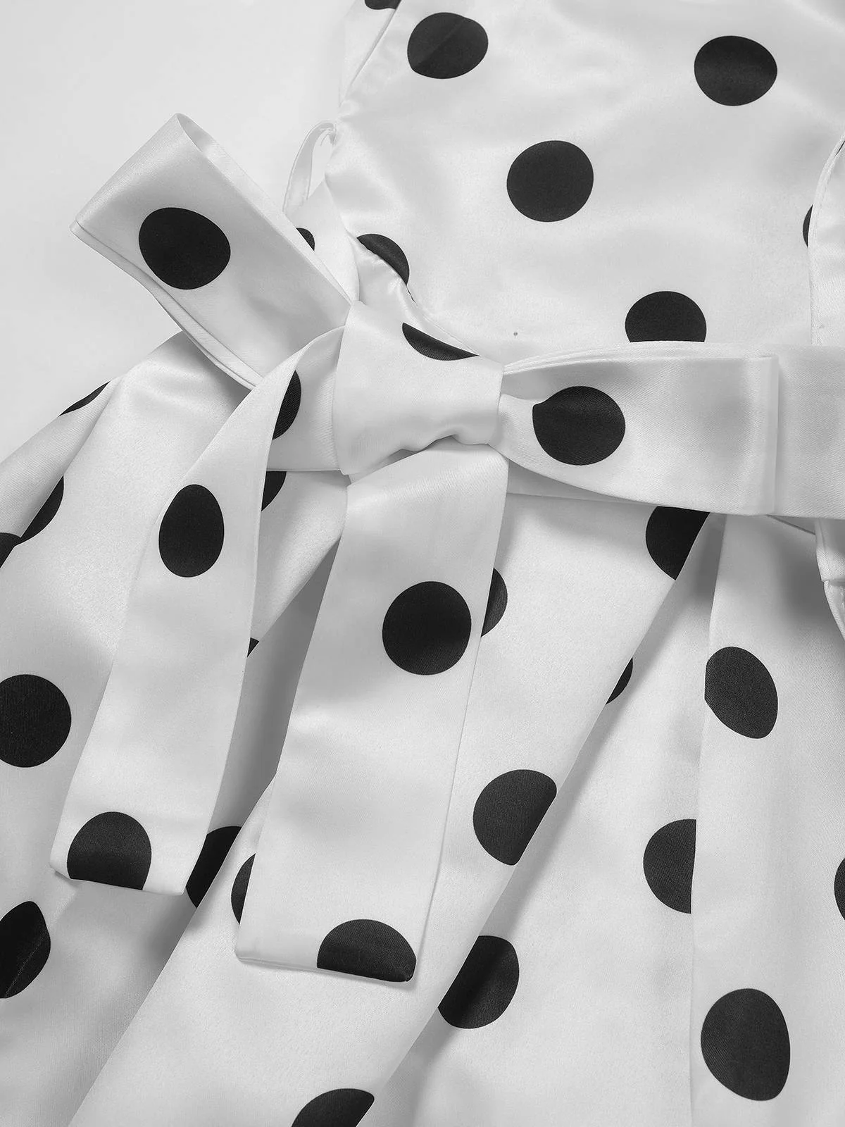 1950s Surplice V-Neck Polka Dot Belted Dress - Image 7