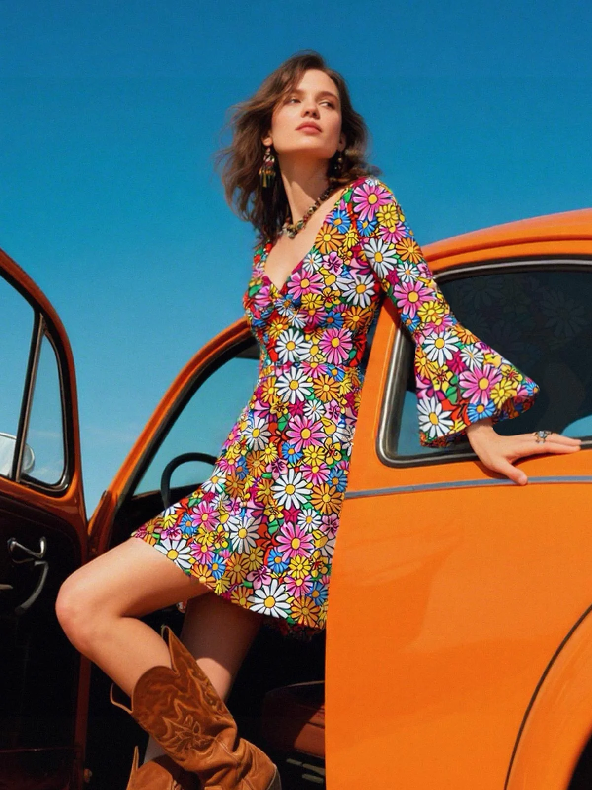 1960s Flare Sleeve Colorful Daisy Dress - Image 2