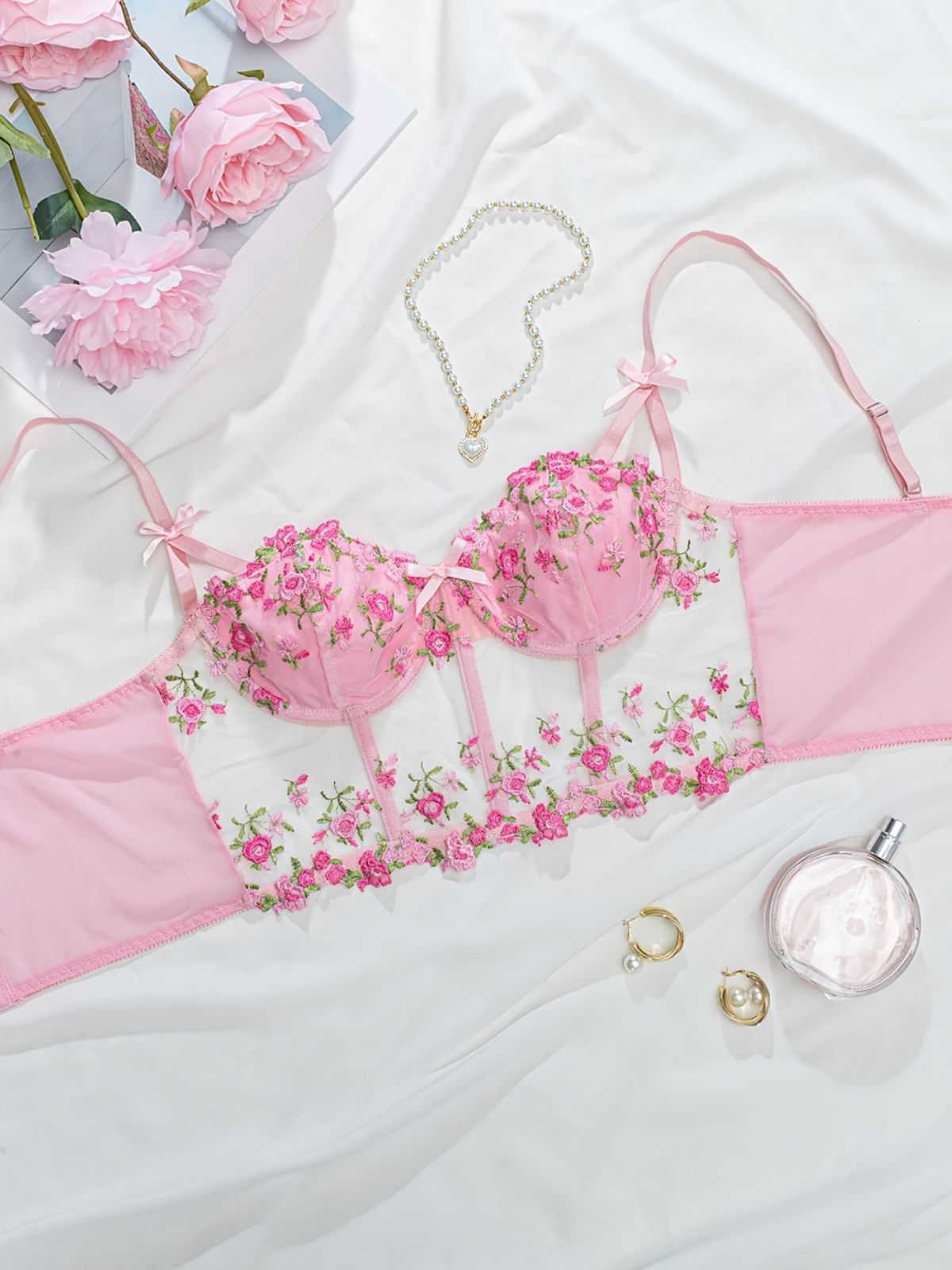 1960s Floral Embroidered Bow Underwire Lingerie - Image 5