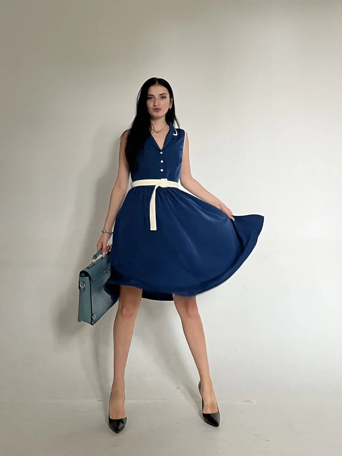 1960s Navy Blue Sleeveless Lapel Dress - Image 2