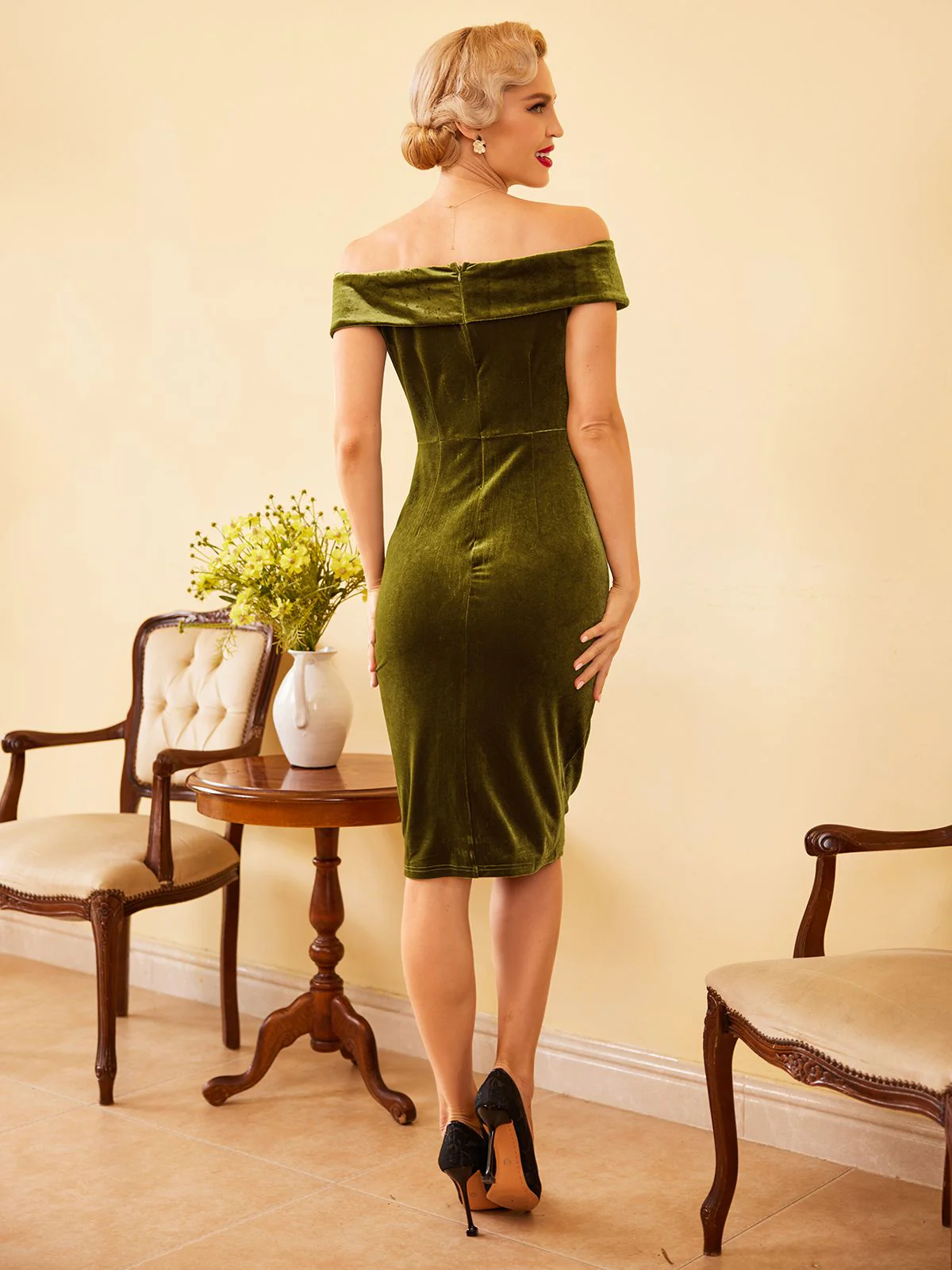 1960s Off Shoulder Velvet Bodycon Dress - Image 5
