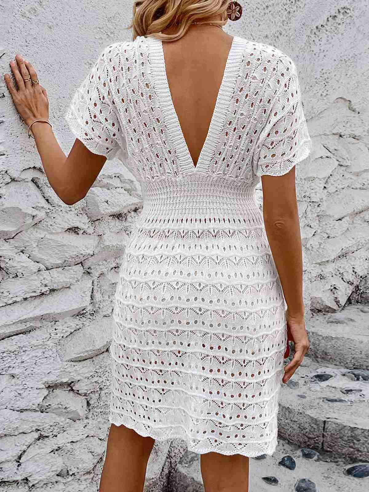 1960s Solid Deep V-Neck Crochet Cover-Up - Image 7