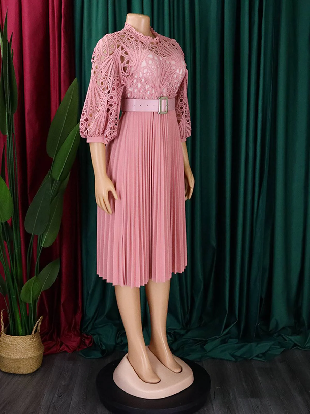 1960s Solid Lace Crochet Pleated Belted Dress - Image 13