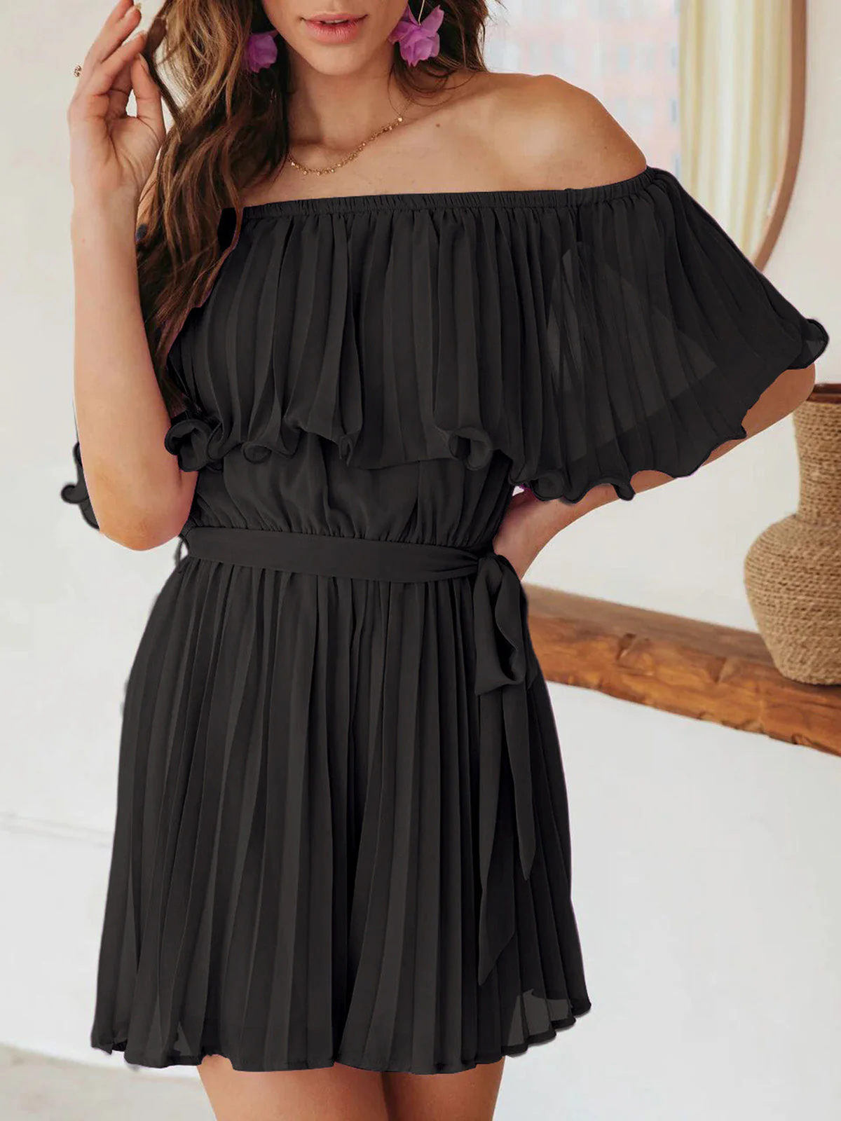 1960s Solid Off-Shoulder Pleated Waist Tie Romper - Image 6