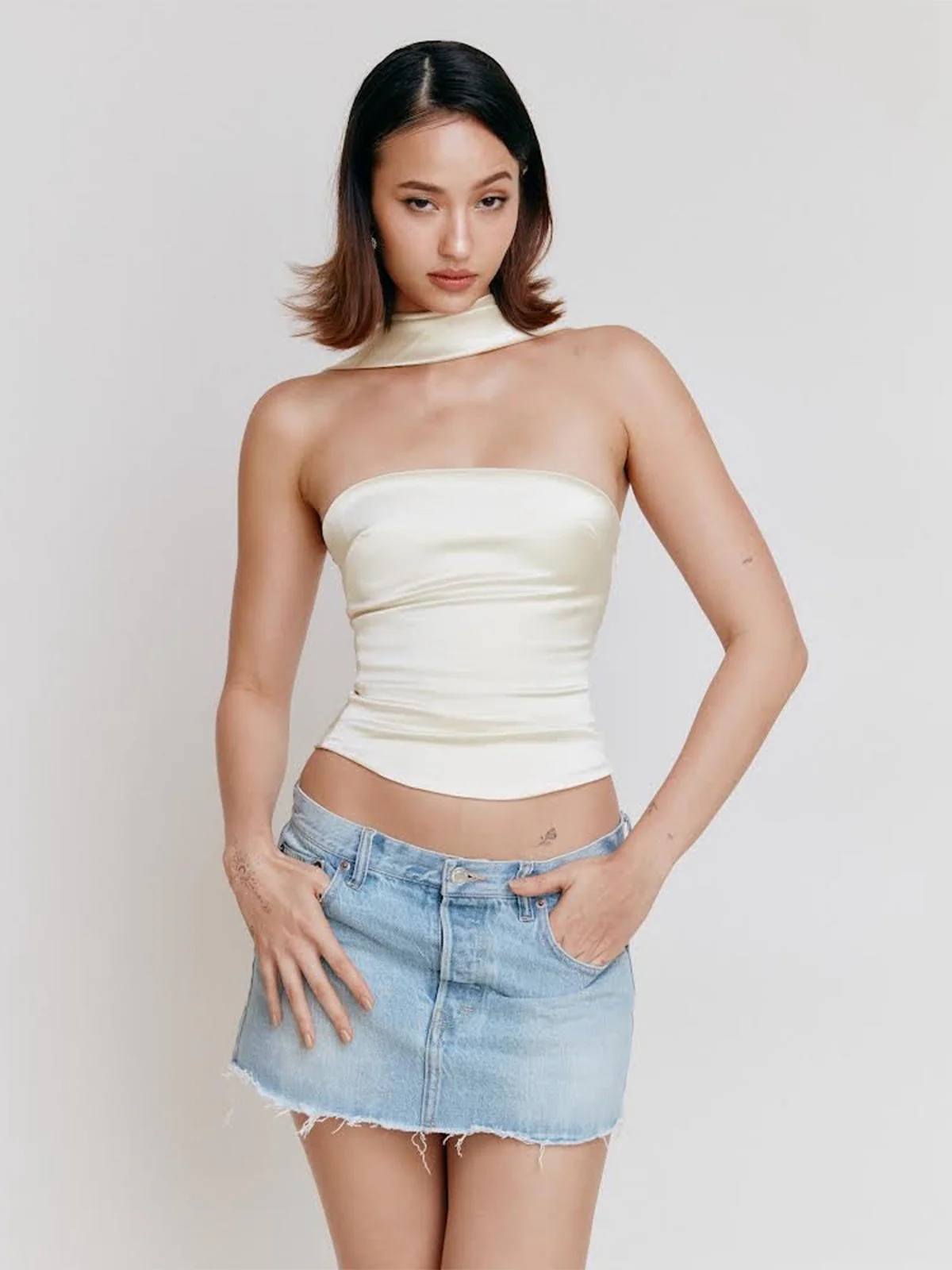 1960s Solid Satin Halter Neck Tube Top - Image 3