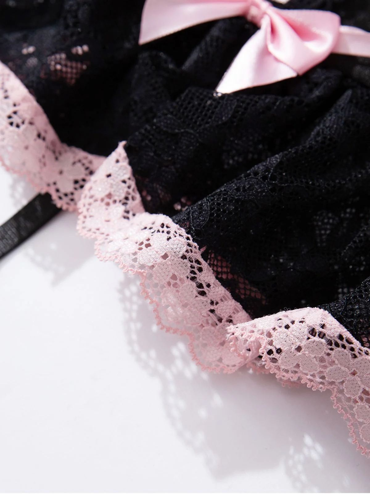 1970s Contrasted Lace Mesh Bow Lace-Up Lingerie Set - Image 7