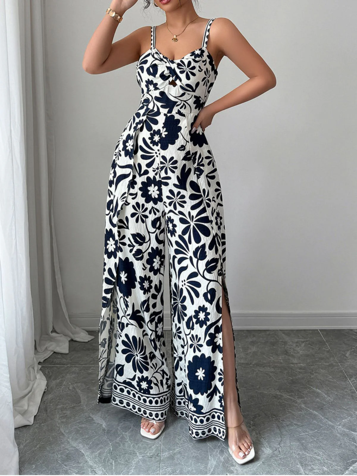 1970s Floral Boho Style Suspender Jumpsuit - Image 3