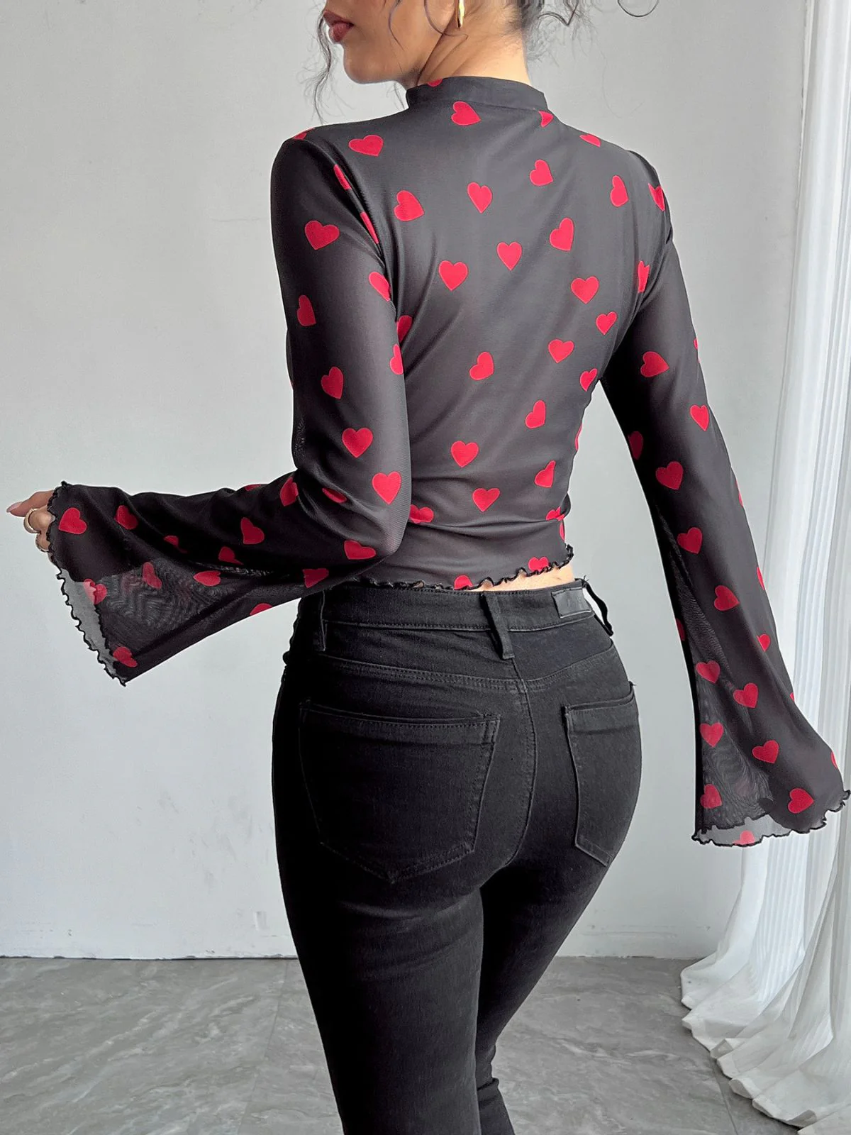 1970s Heart Mesh Flared Sleeve Cropped Top - Image 3
