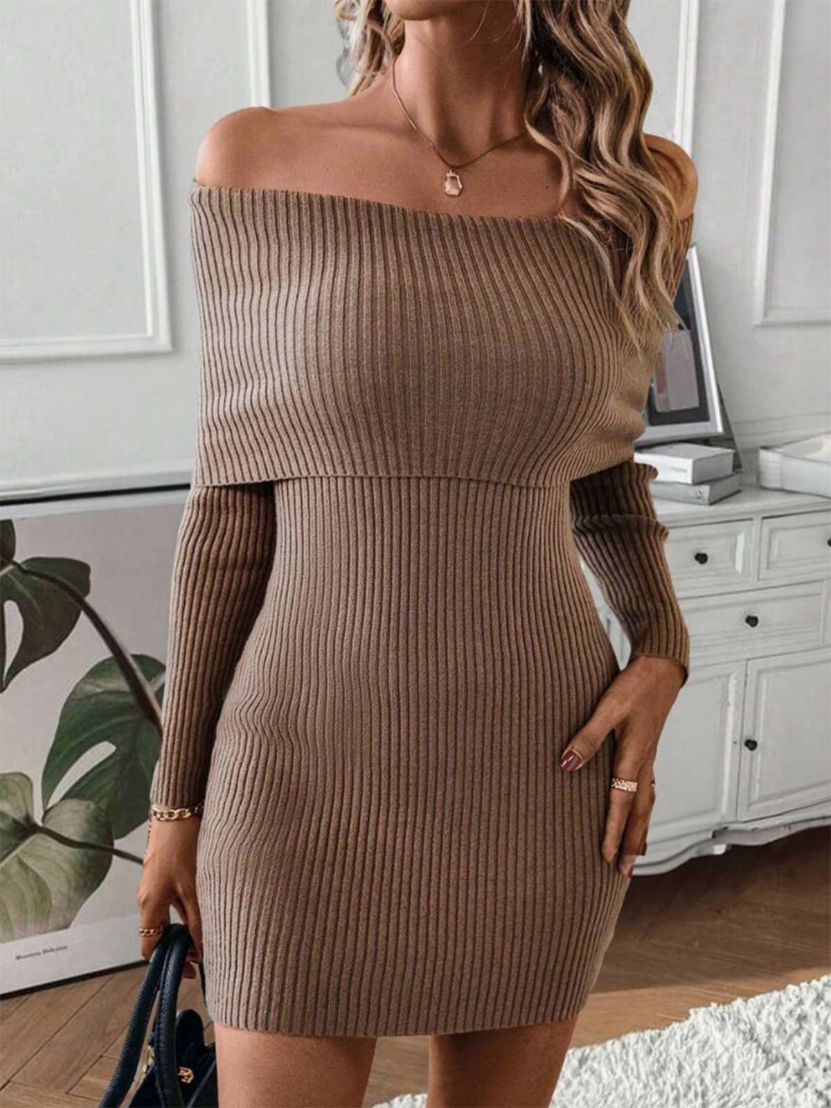 1970s Solid Off-Shoulder Ribbed Knit Dress - Image 6