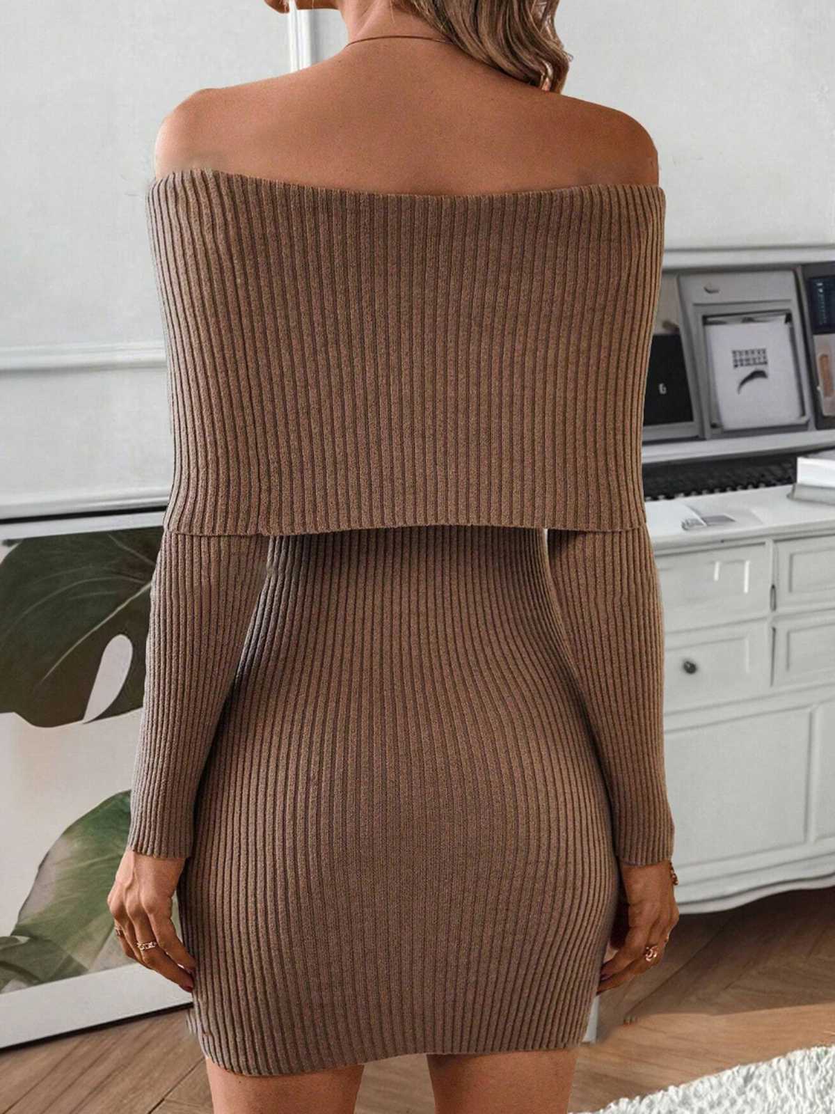 1970s Solid Off-Shoulder Ribbed Knit Dress - Image 7