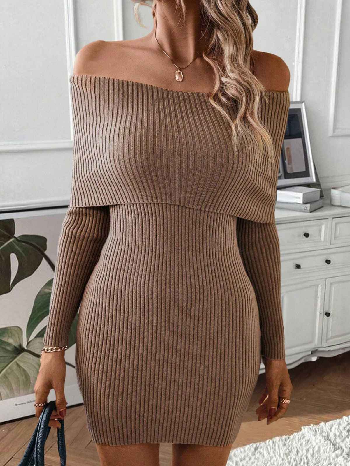 1970s Solid Off-Shoulder Ribbed Knit Dress - Image 8