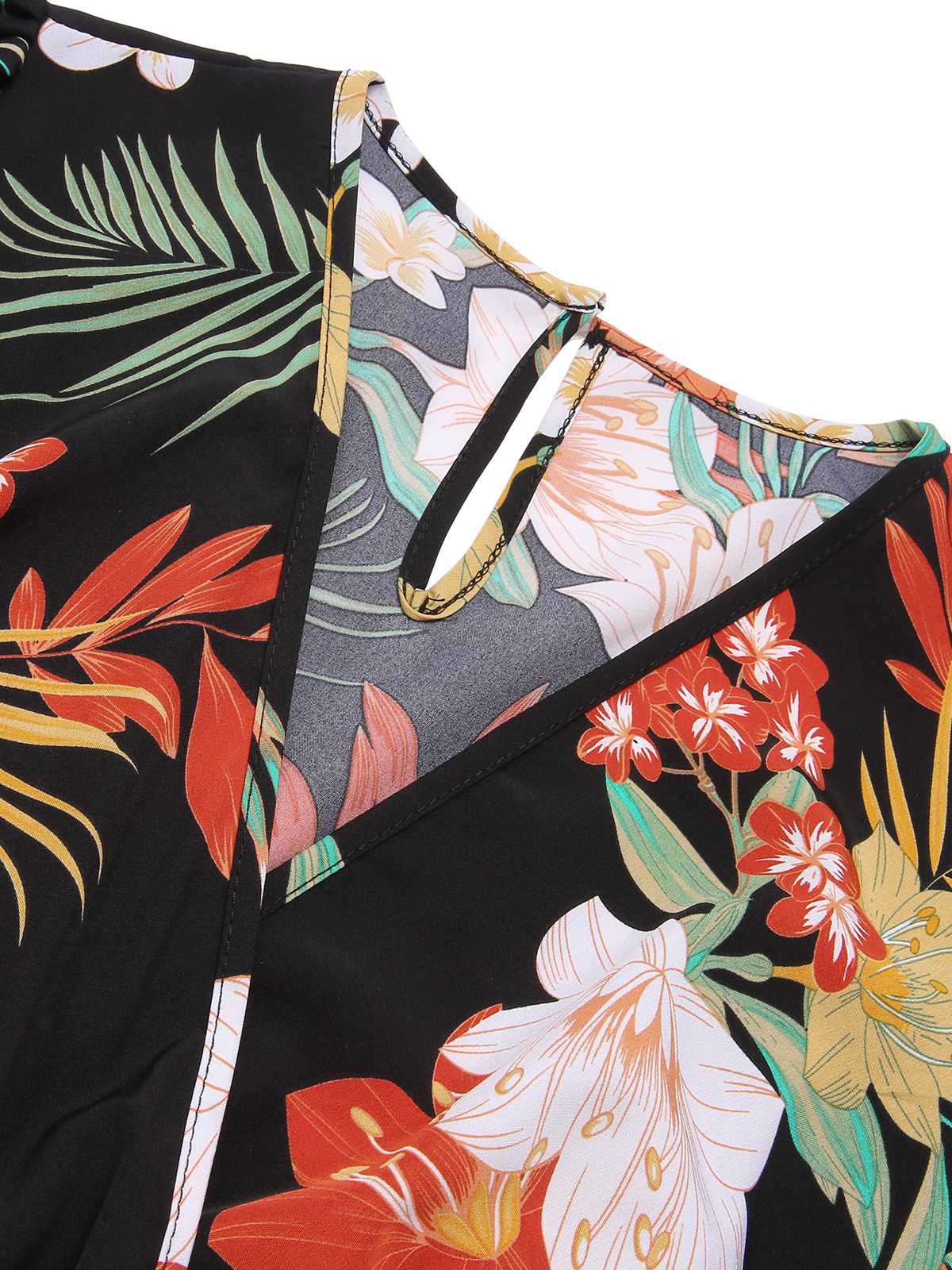 1970s V-Neck Boho Floral Belted Romper - Image 3