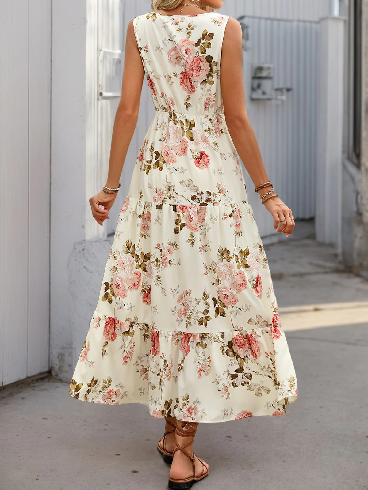 1970s V-Neck Boho Roses Tiered Dress - Image 2