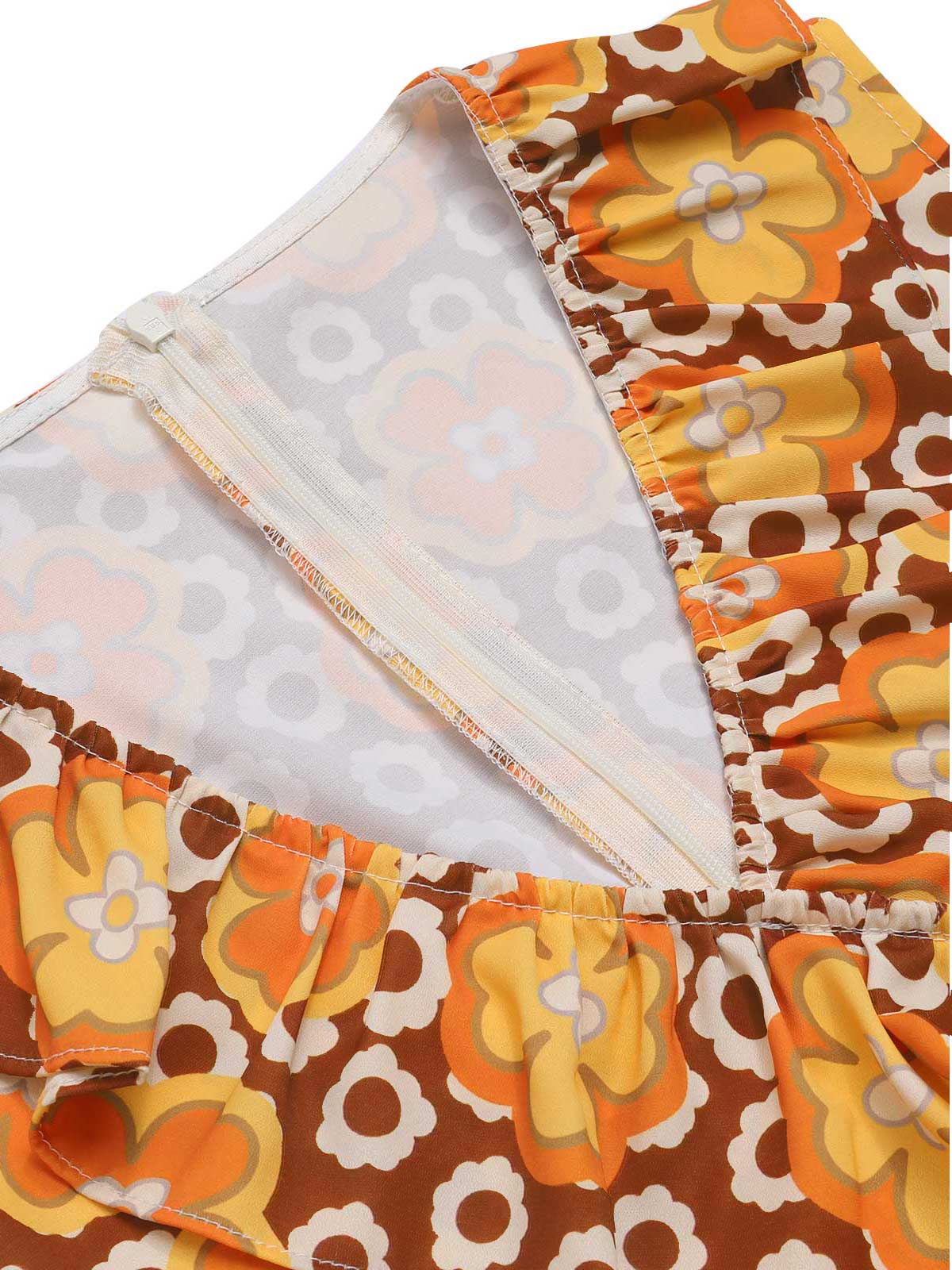 1970s V-Neck Floral Belted Sleeveless Jumpsuit - Image 6