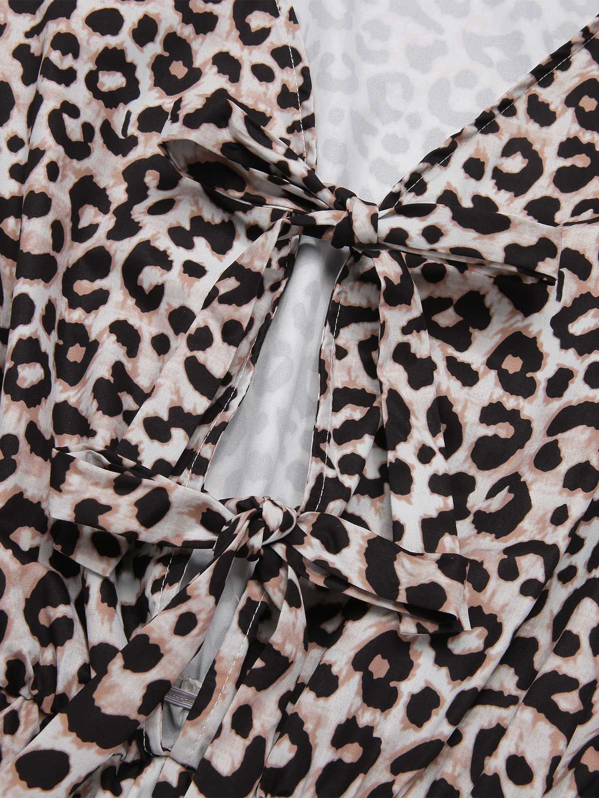 1970s V-Neck Puff Sleeve Leopard Jumpsuit - Image 3