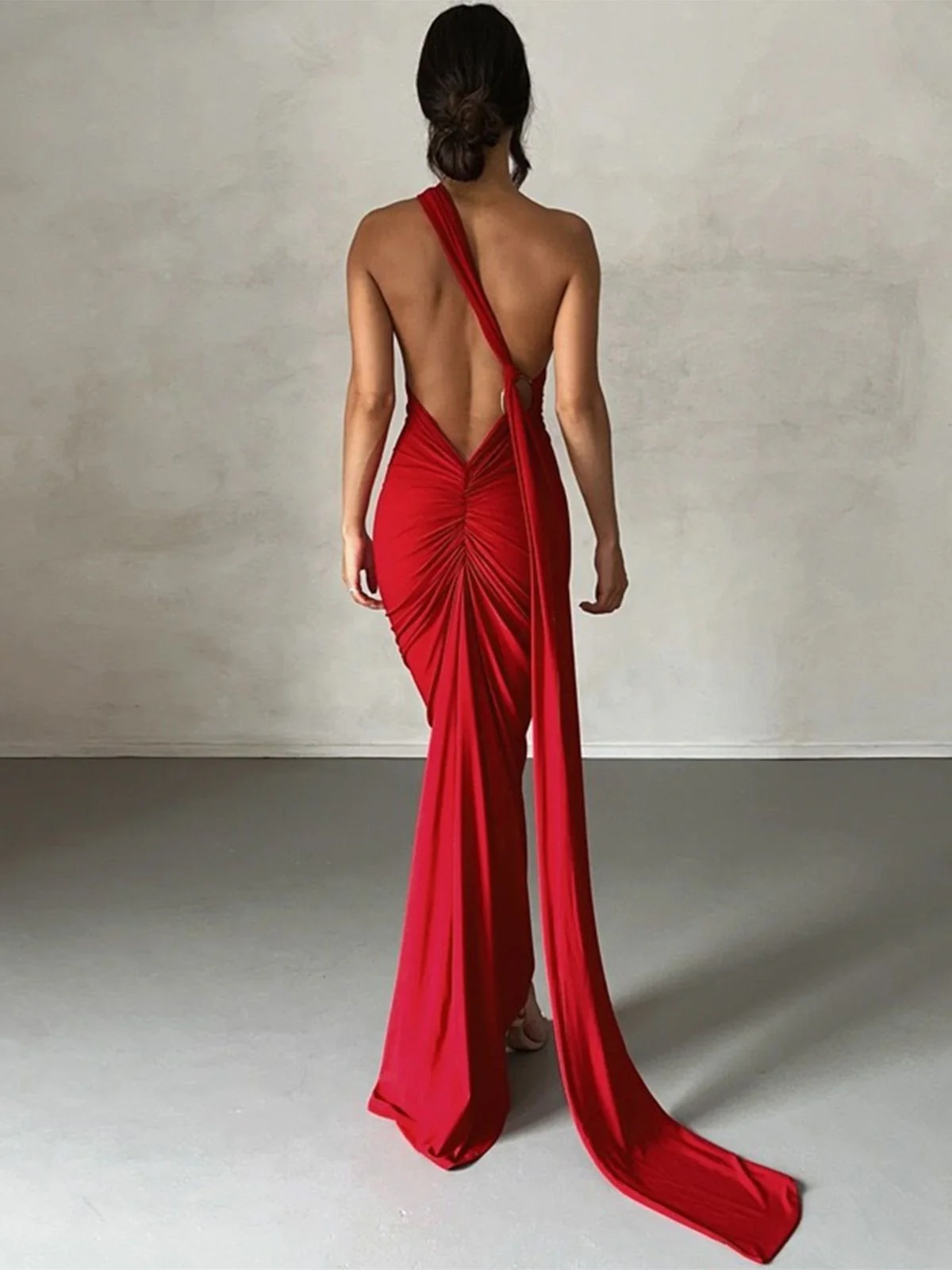 1980s Solid One-Shoulder Evening Backless Dress with Train - Image 4