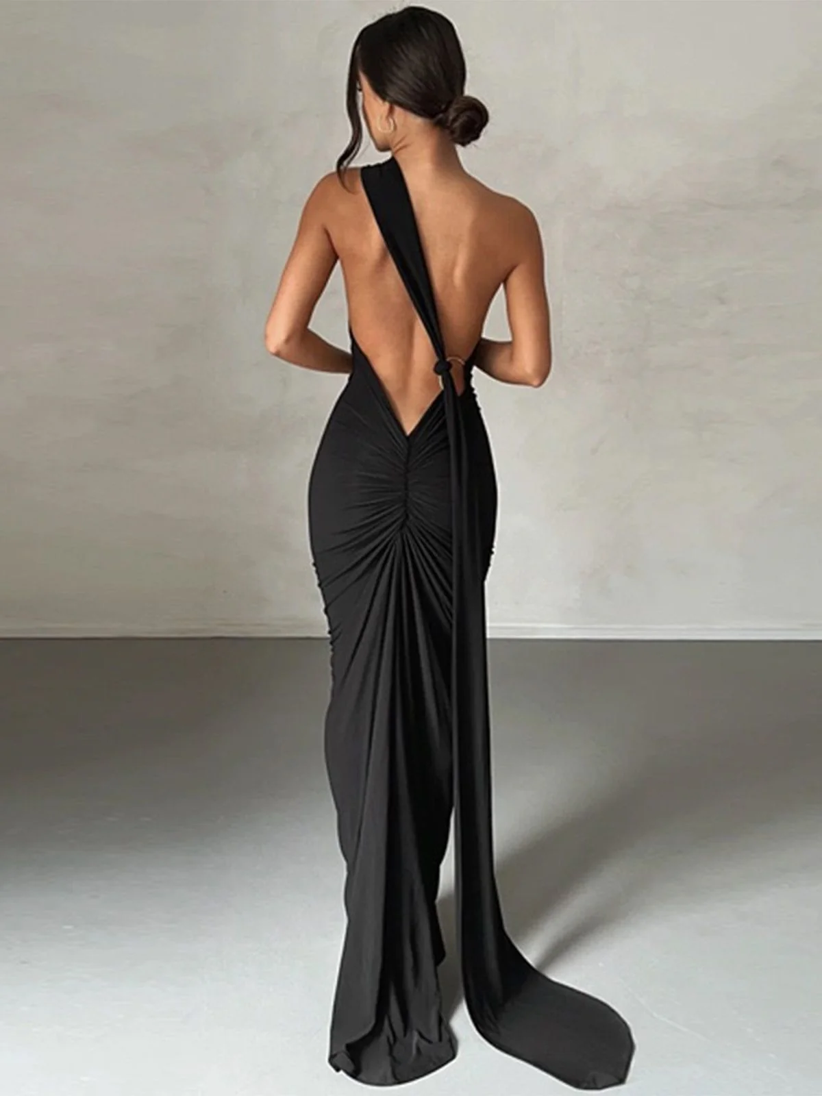 1980s Solid One-Shoulder Evening Backless Dress with Train - Image 9