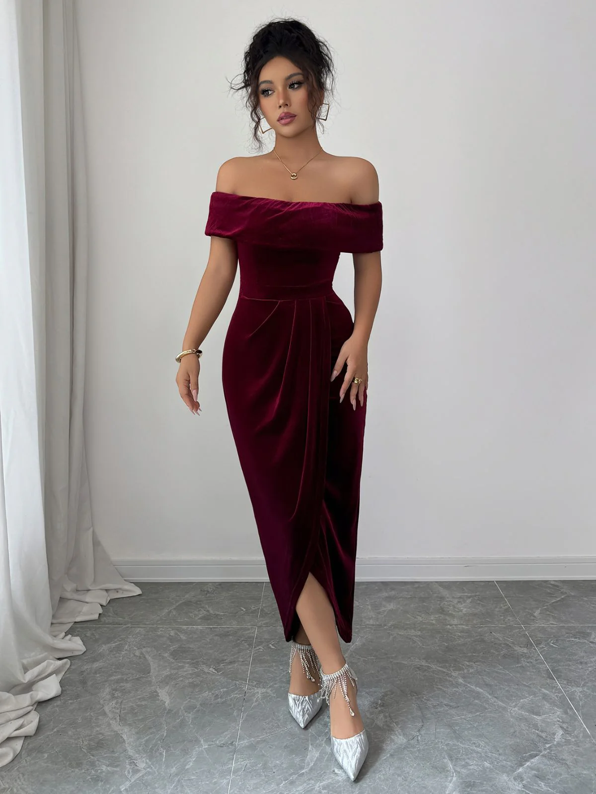 1980s Solid Velvet Off-Shoulder Midi Dress - Image 4