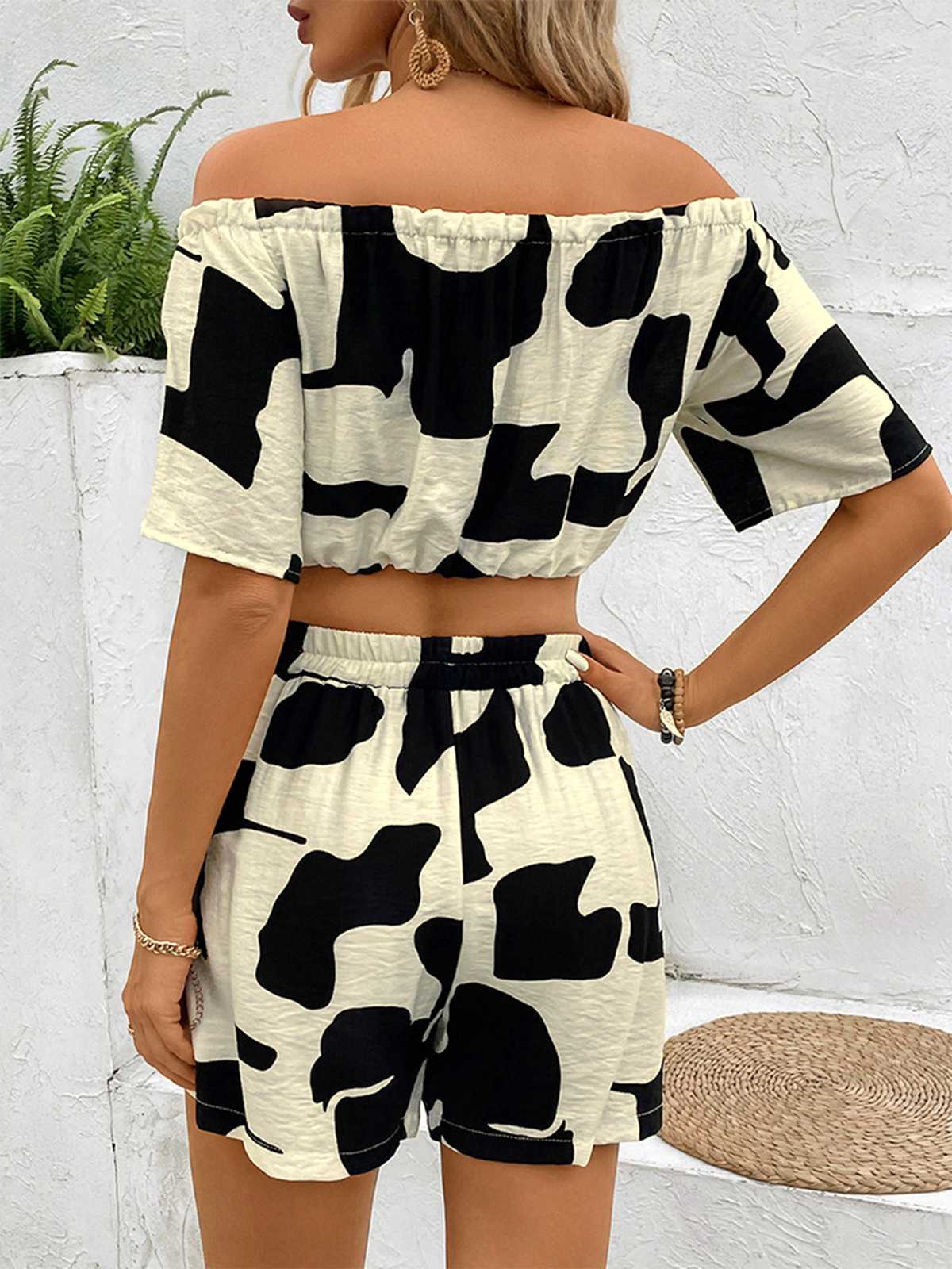 2PCS Black 1950s Geometric Off-Shoulder Drawstring Top & Shorts - Image 2