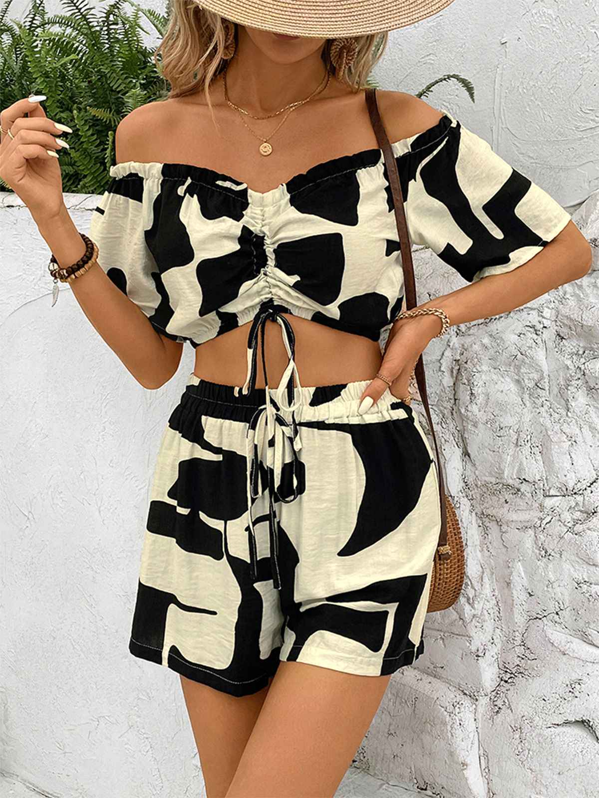 2PCS Black 1950s Geometric Off-Shoulder Drawstring Top & Shorts - Image 3