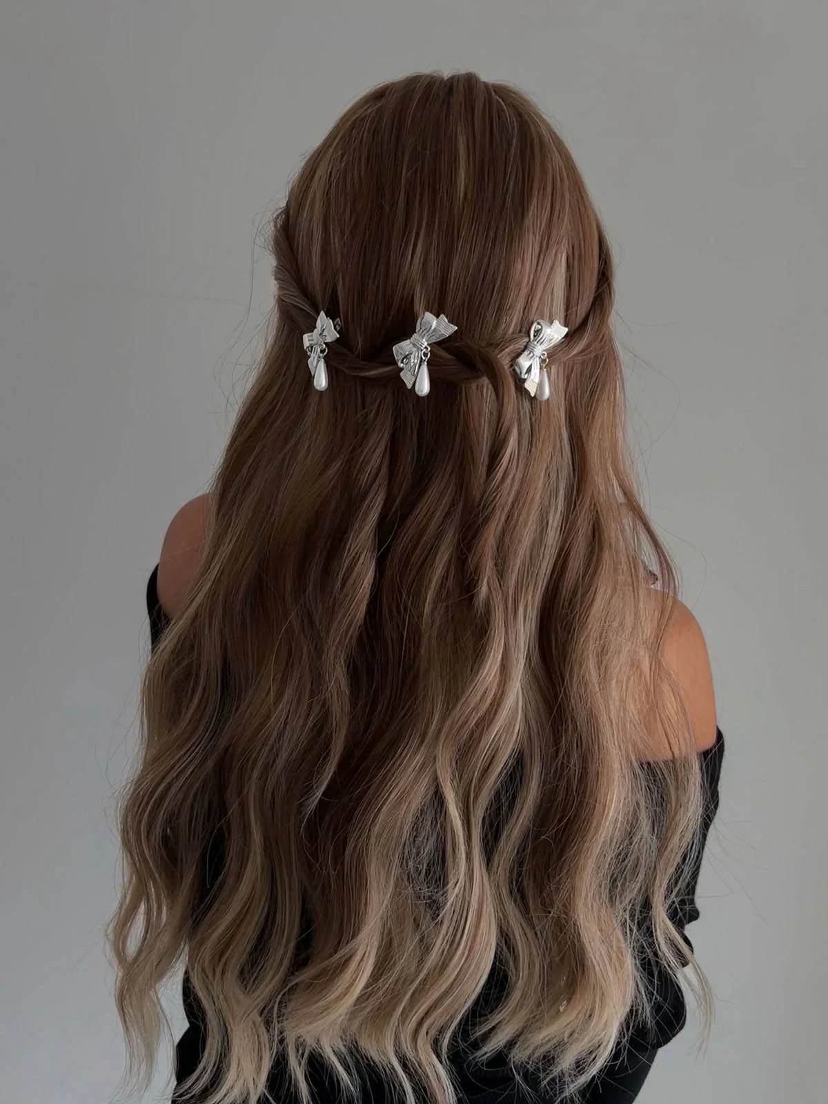 3D Bow Pearl Drop Hair Clip - Image 4
