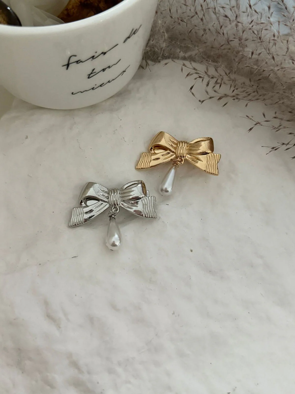 3D Bow Pearl Drop Hair Clip - Image 5