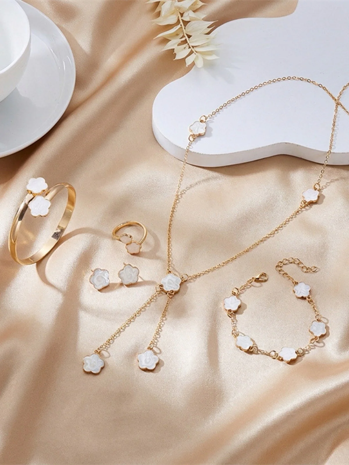 5PCS Five-Petal Flower Jewelry Set - Image 2