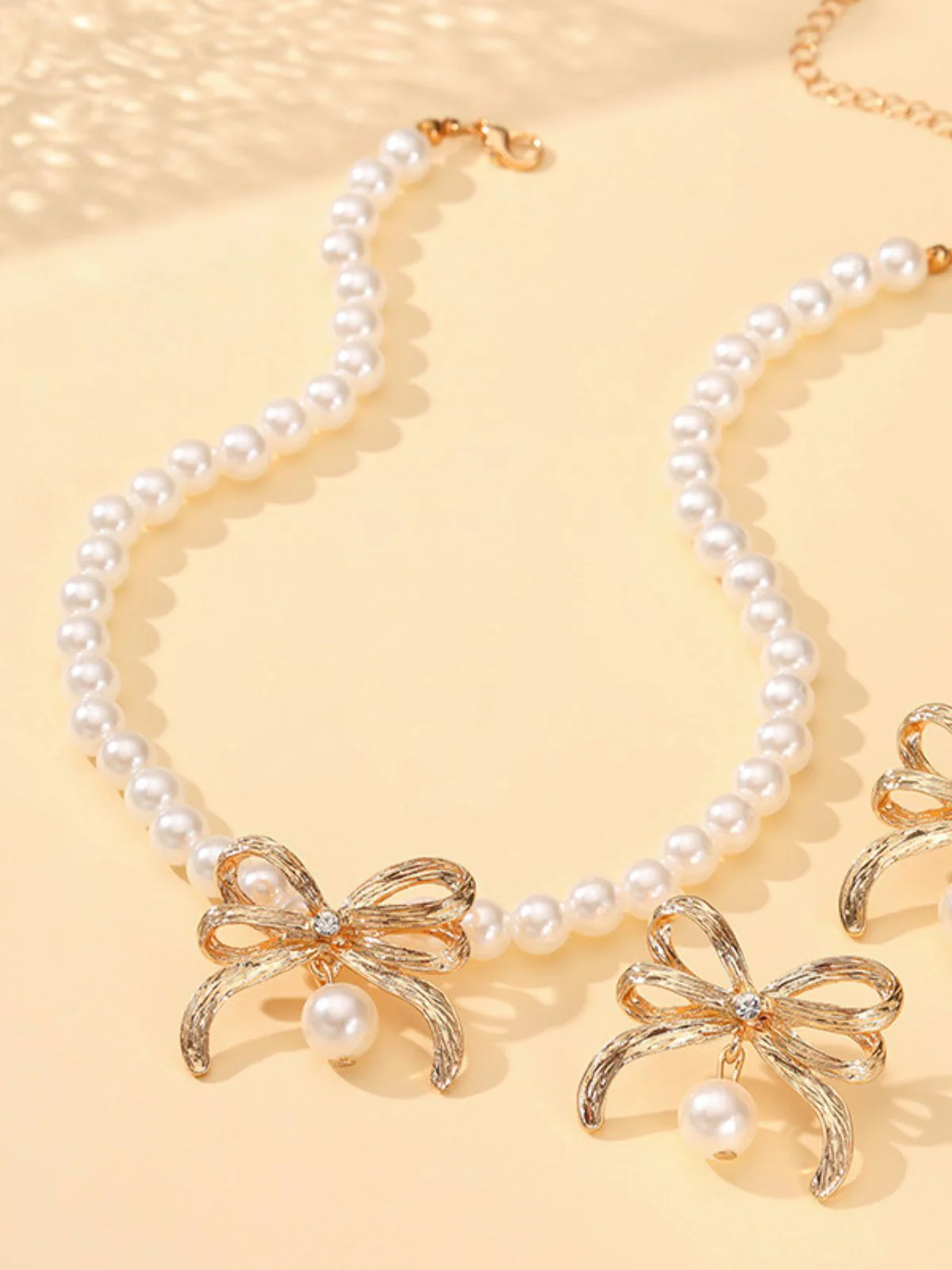 Alloy Pearl Bow Necklace & Earrings Set - Image 4