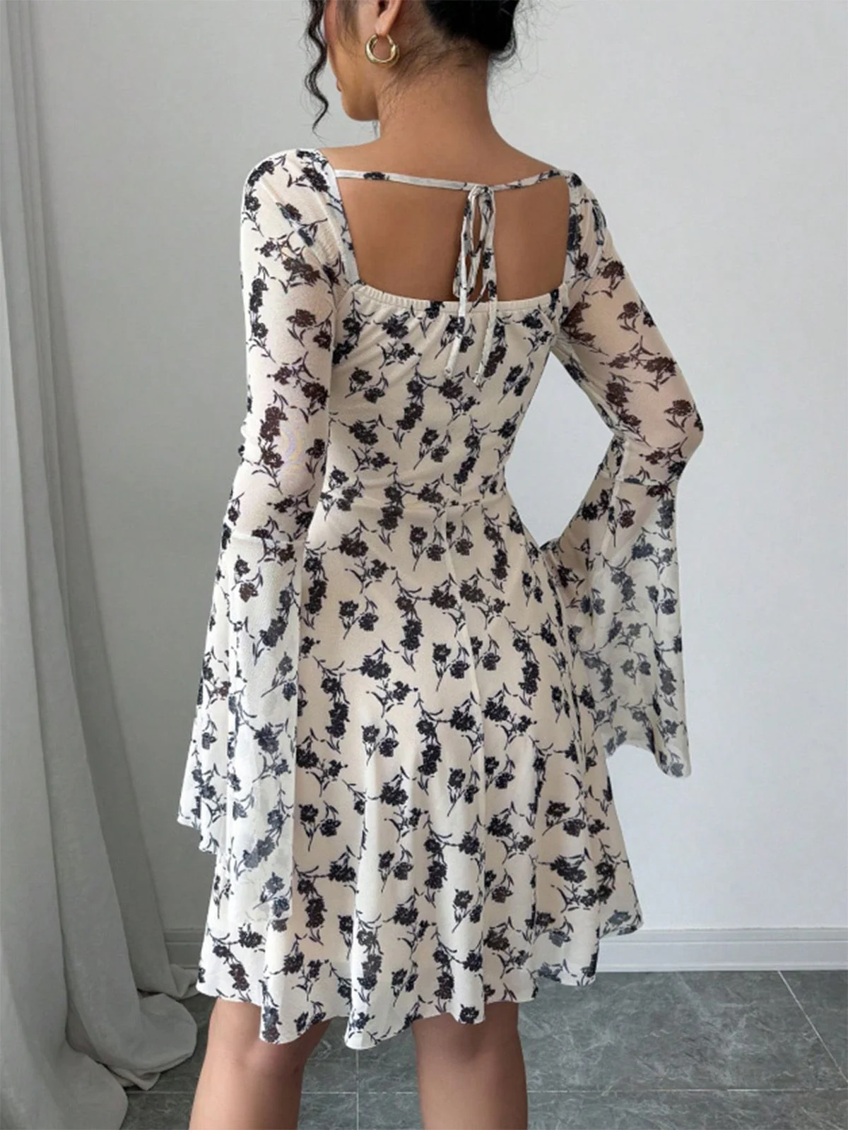 Beige 1950s Floral Sweetheart Mesh Bell-Sleeve Mini Dress - Image 6