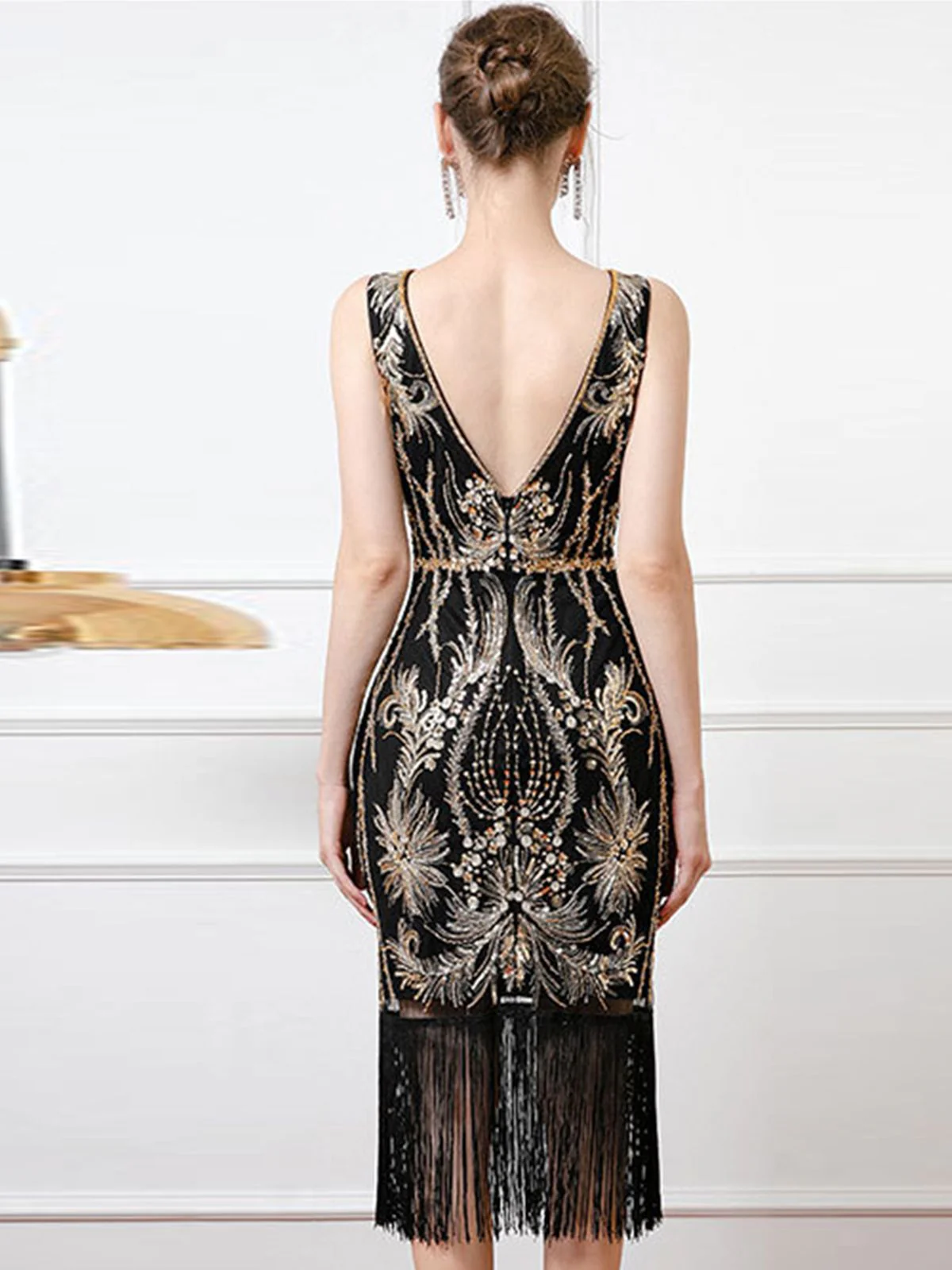 Black 1920s Sequined Flapper Backless Sleeveless Dress - Image 4