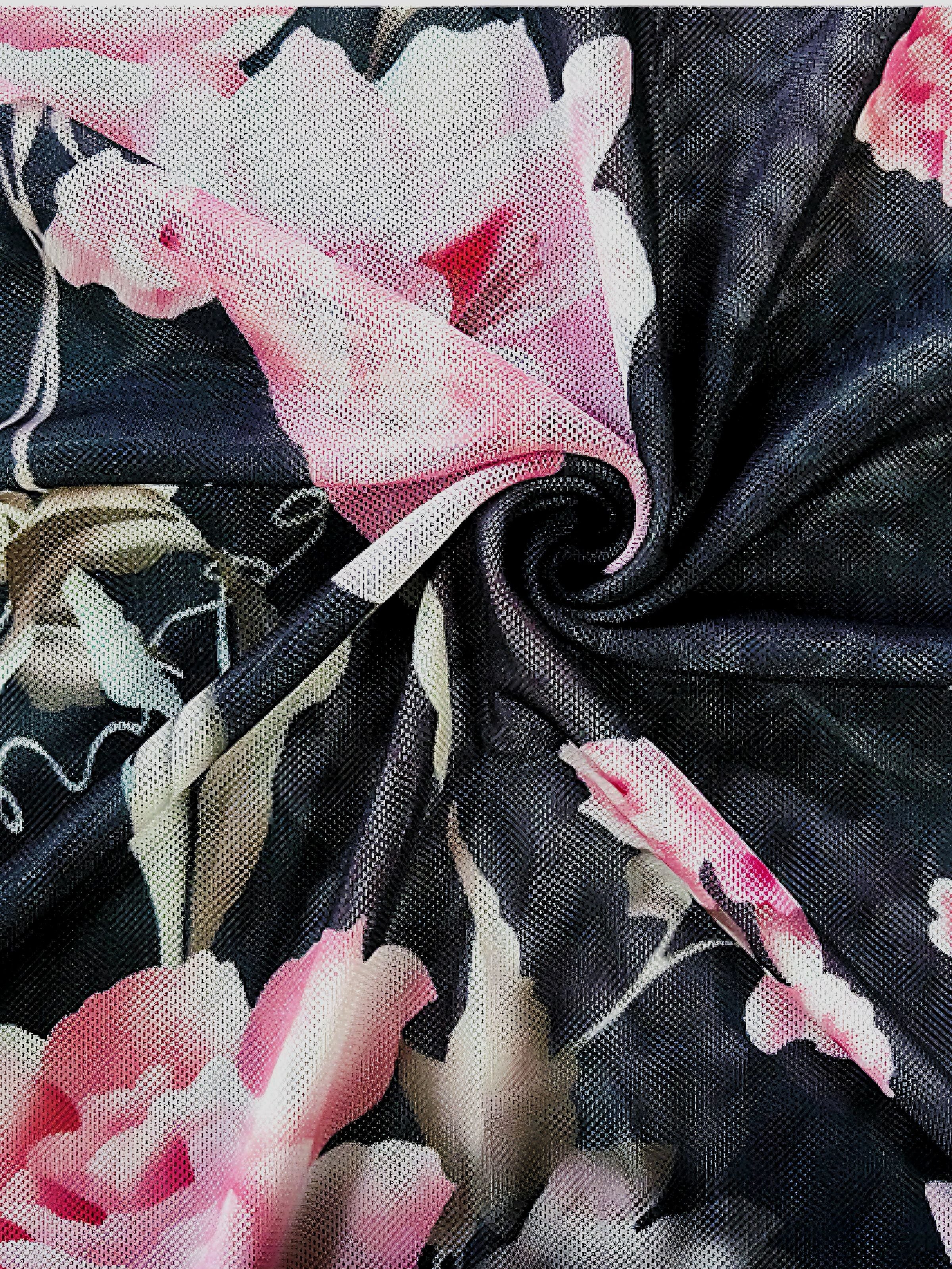 Black 1930s Floral Ruffled V-Neck Pajama Set - Image 3