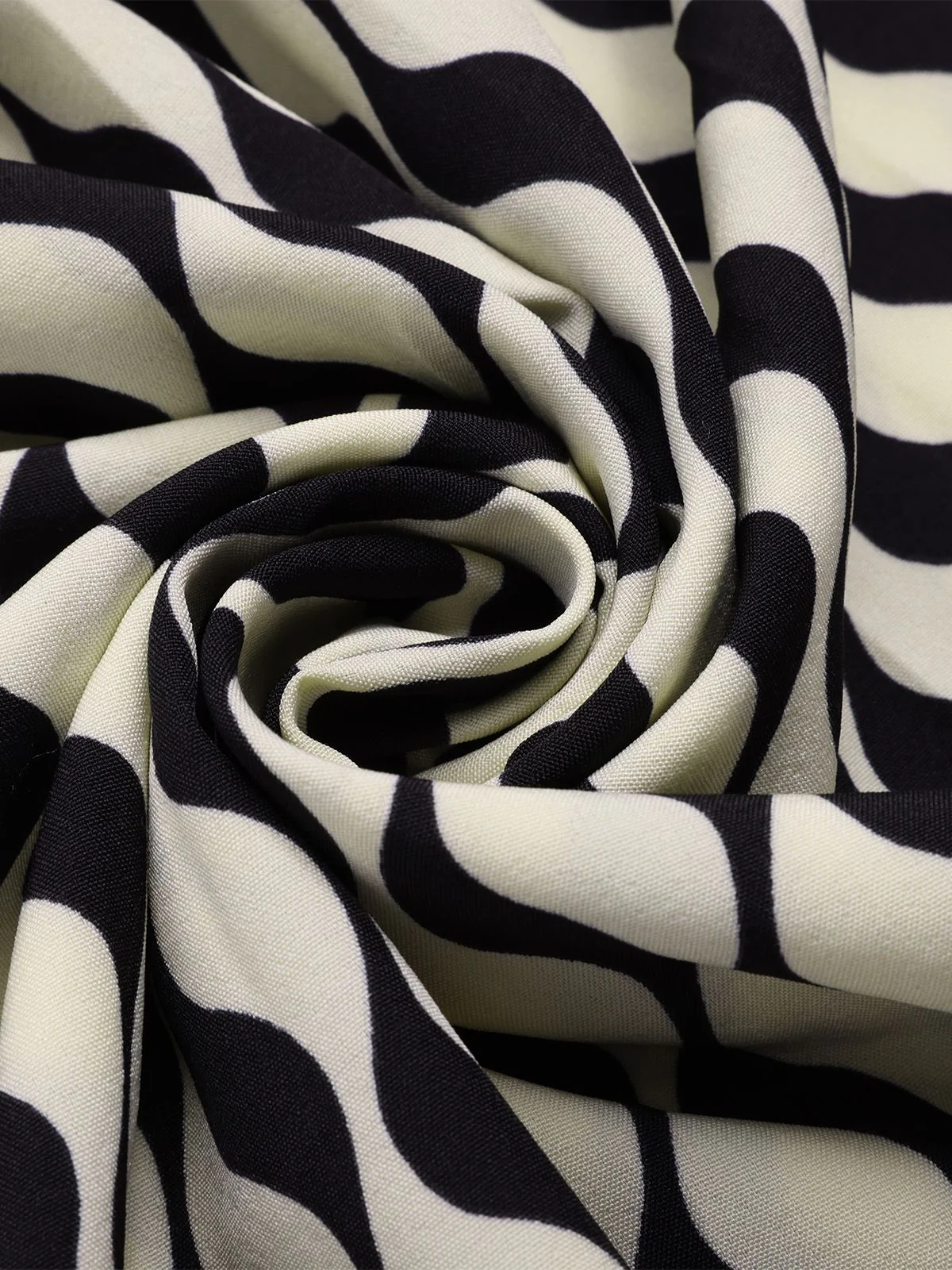 Black 1940s Balloon Sleeve Pleated Chevron Dress - Image 4