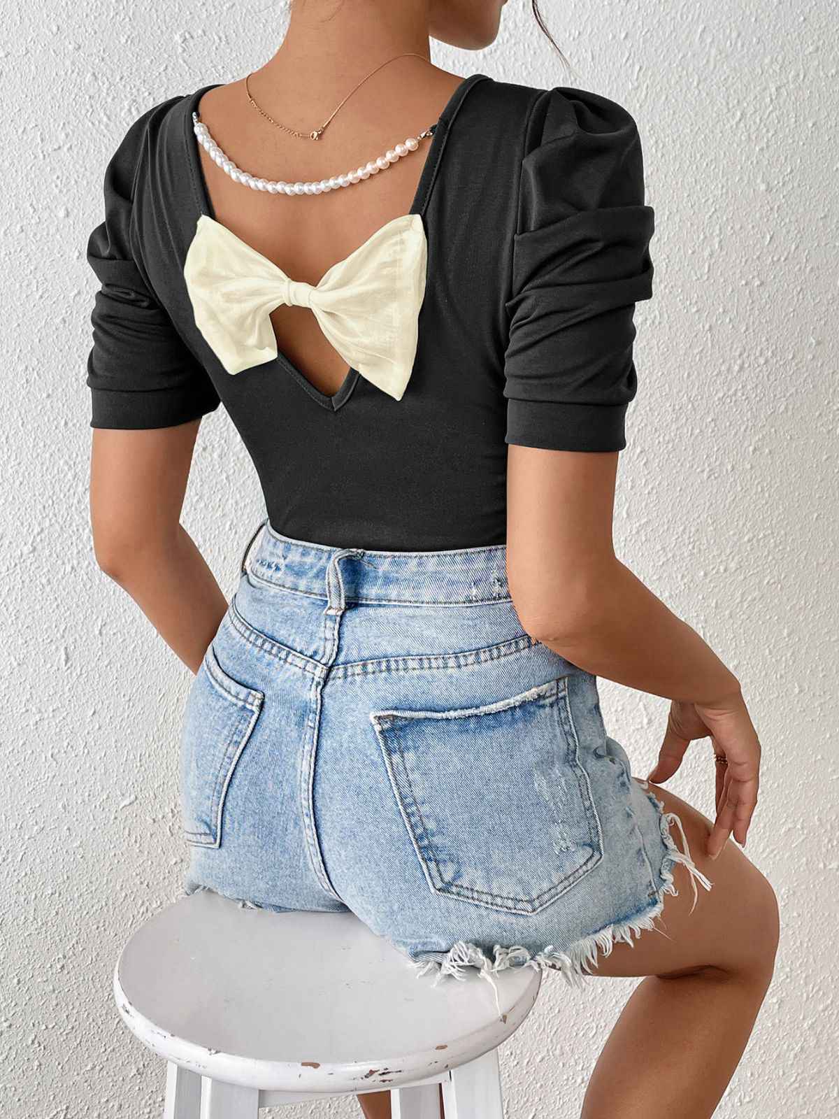 Black 1940s Puff Sleeve Back-Bow Pearl Top - Image 5