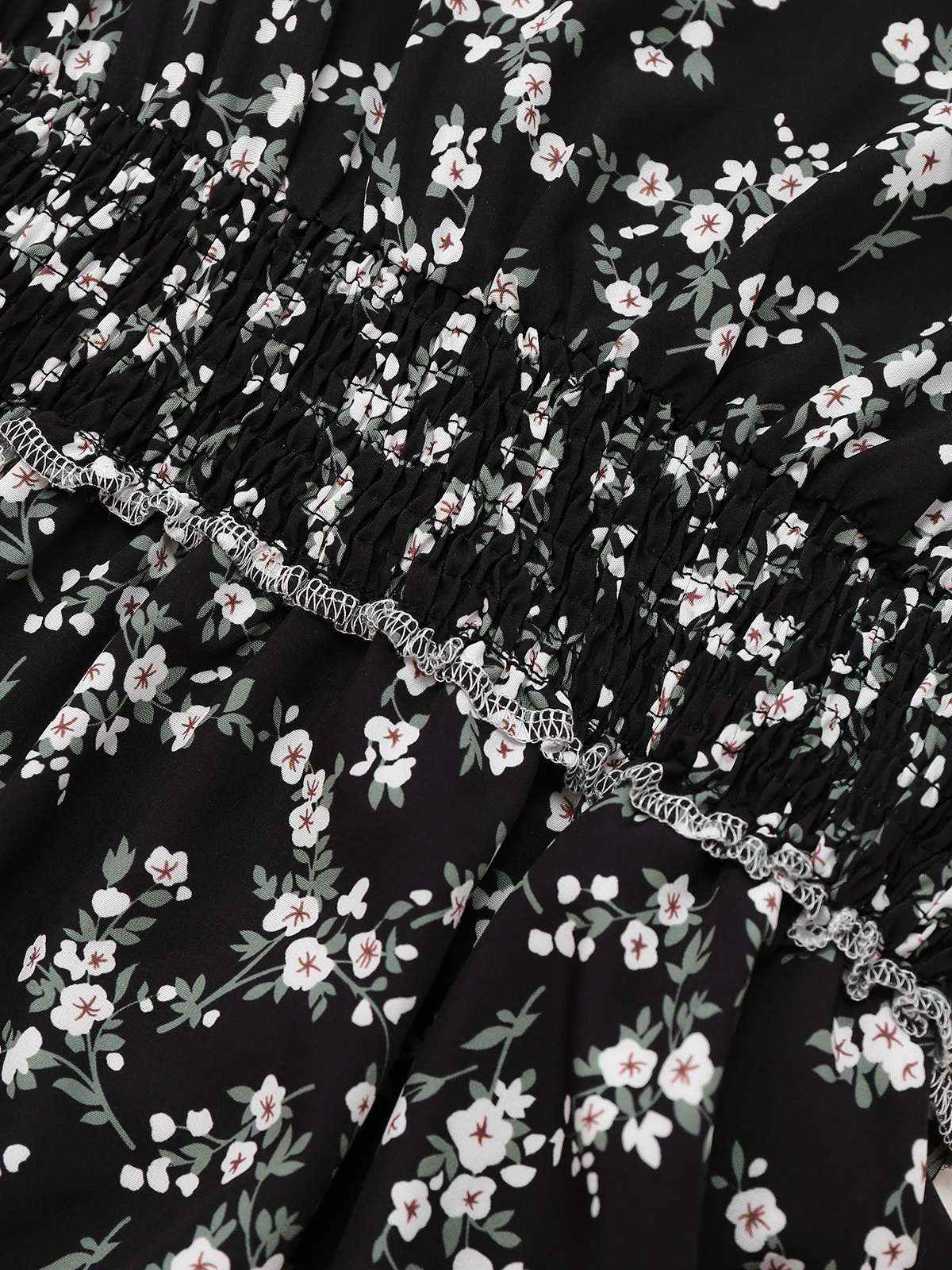 Black 1940s V-Neck Puff Ditsy Floral Dress - Image 5