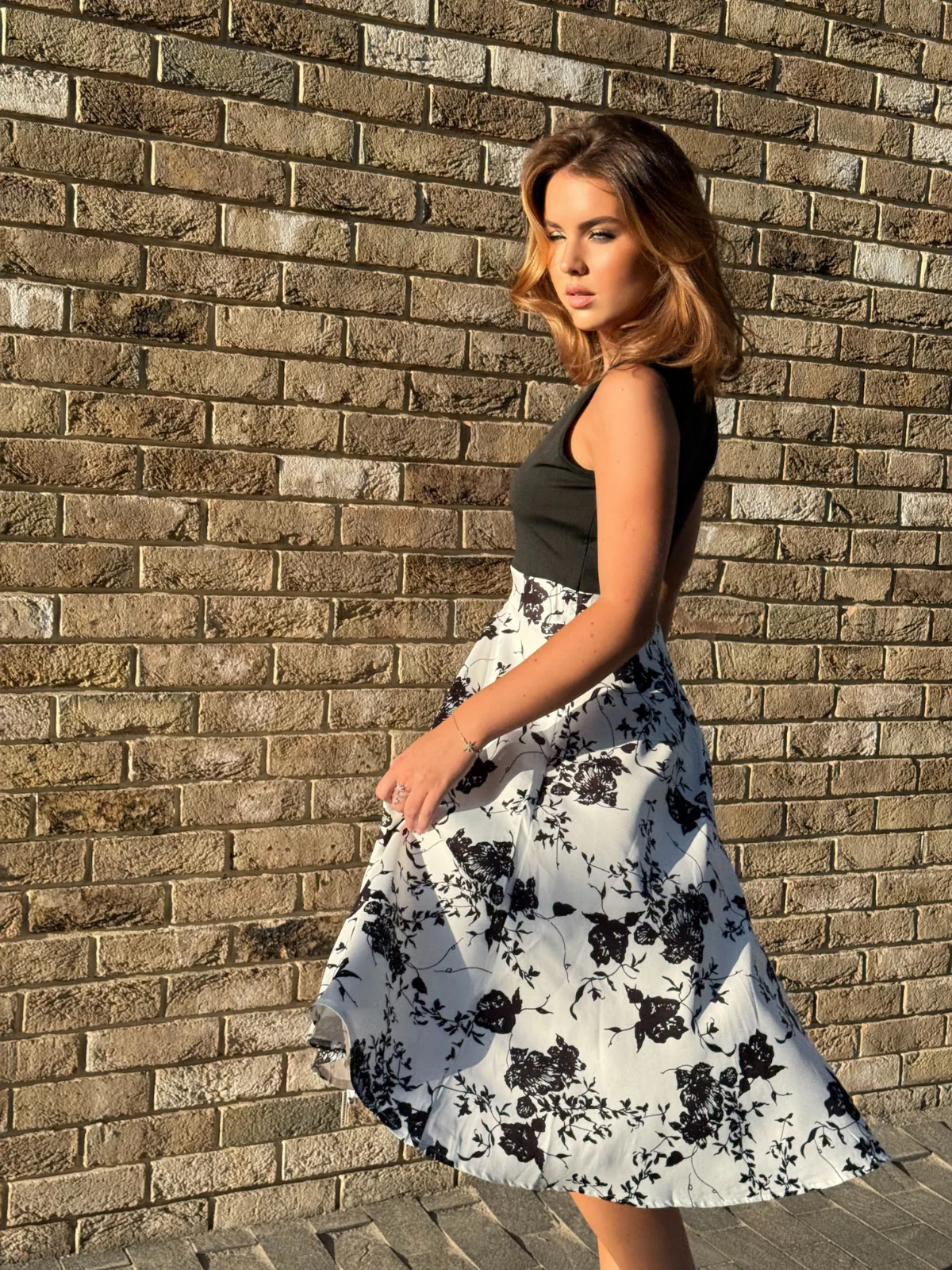 Black 1950s Floral Swing Dress - Image 2