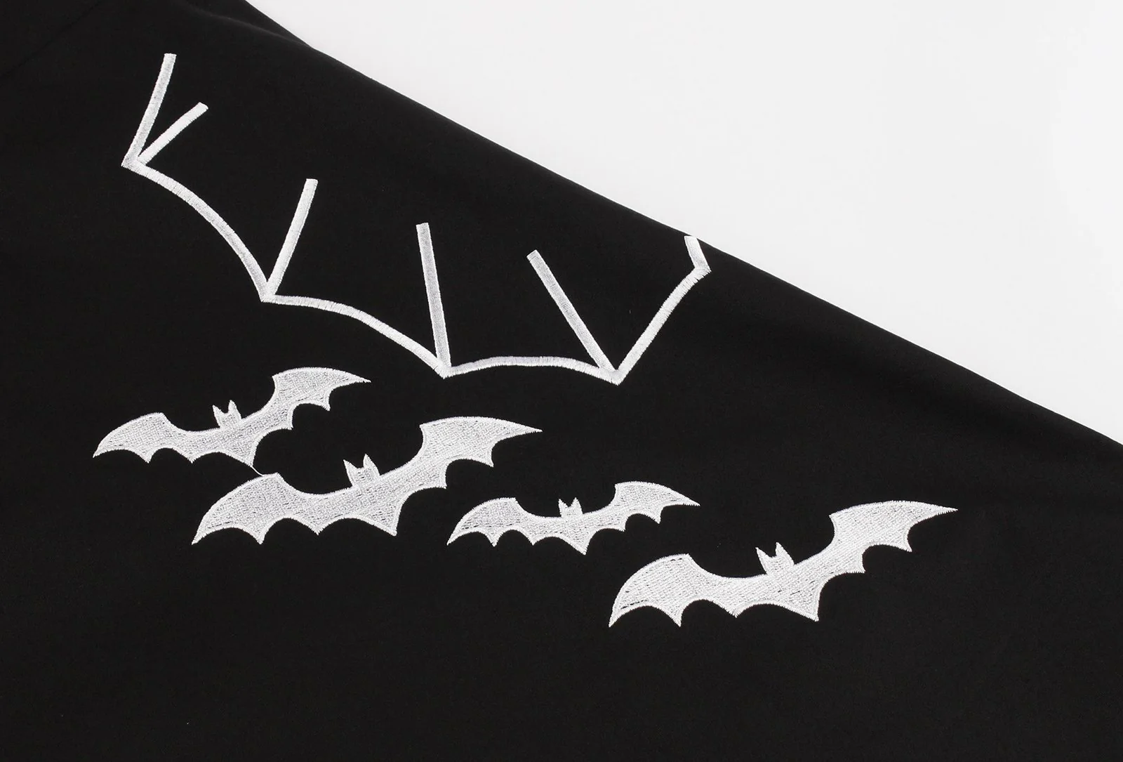 Black 1950s Halloween Bat Collar Embroidered Dress - Image 4