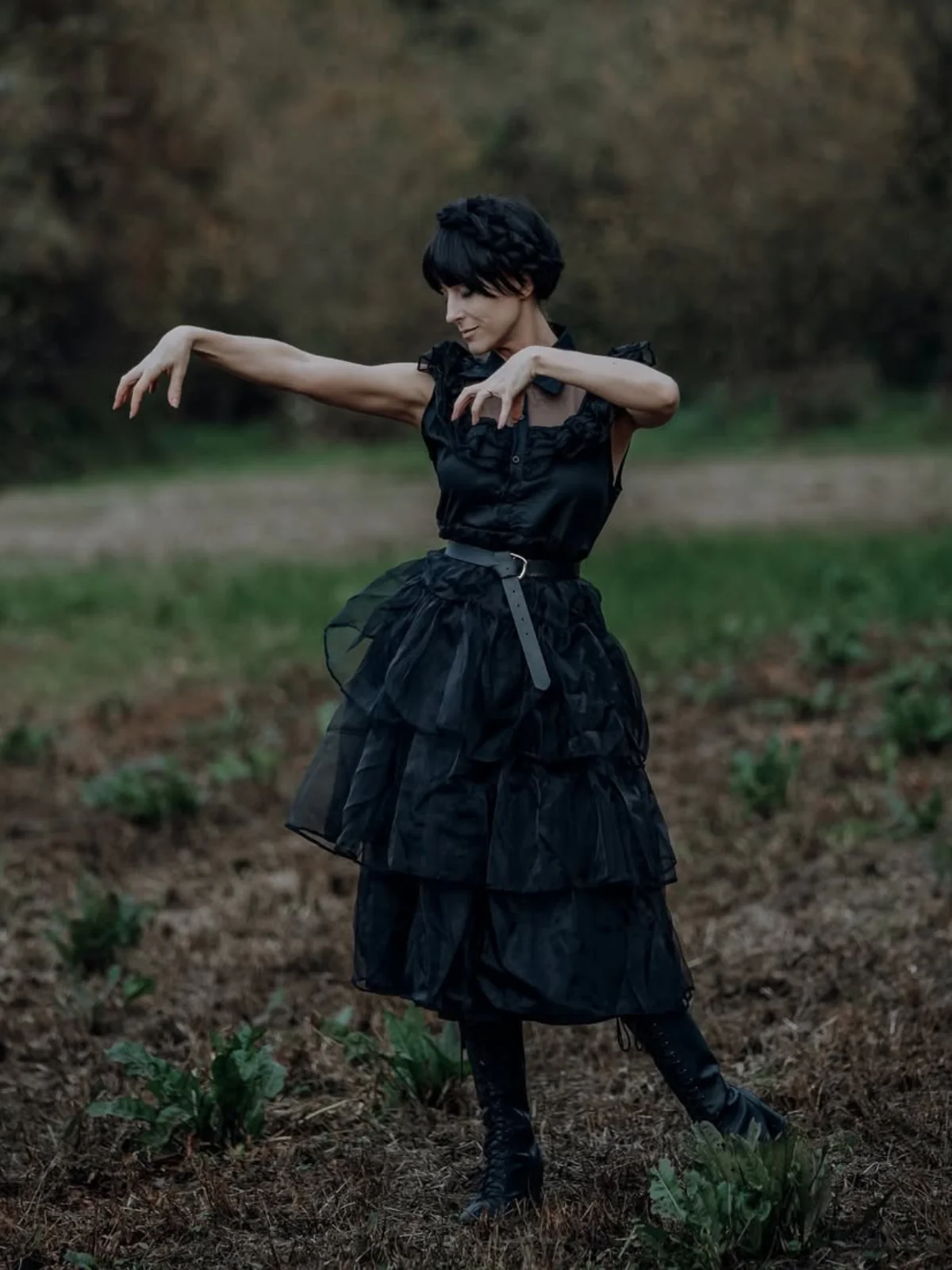 Black 1950s Halloween Lace Belt Dress - Image 2