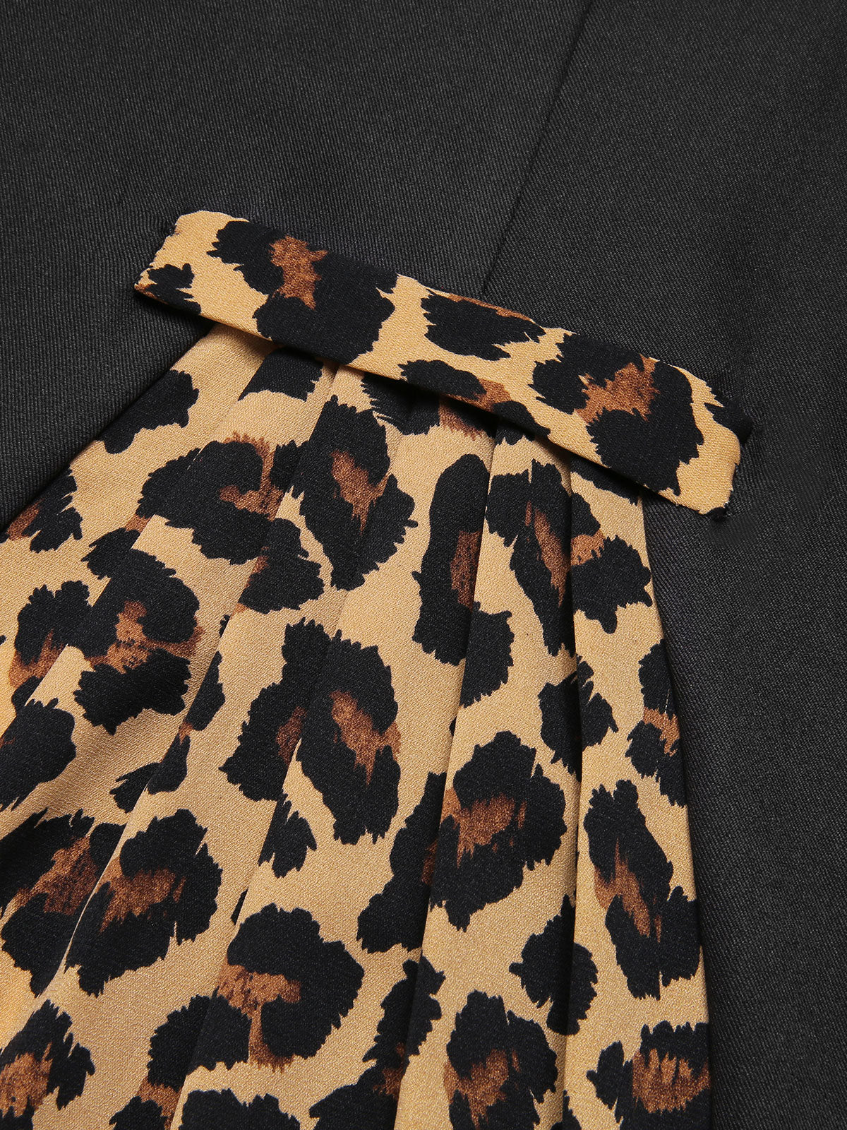 Black 1960s Raw Hem Leopard Asymmetric Wrap Dress - Image 5