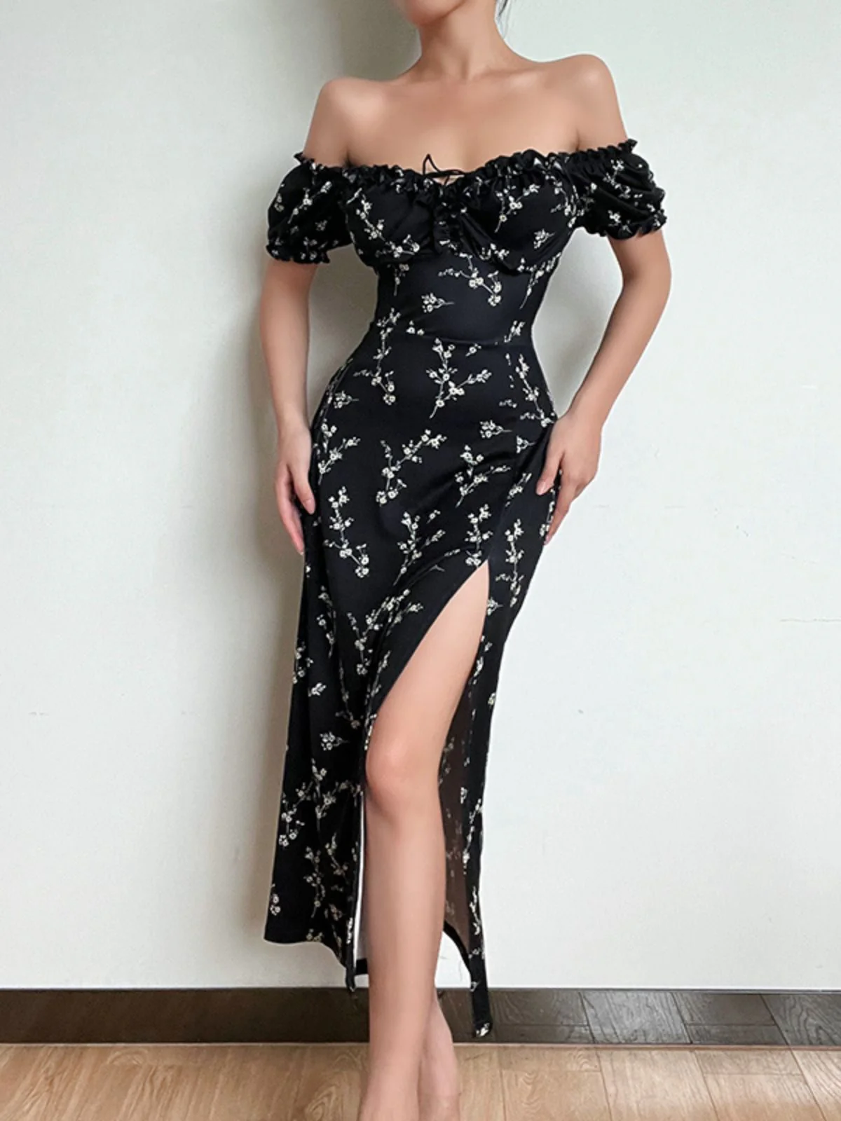 Black 1960s Side Slit Ditsy Floral Off-Shoulder Dress - Image 2